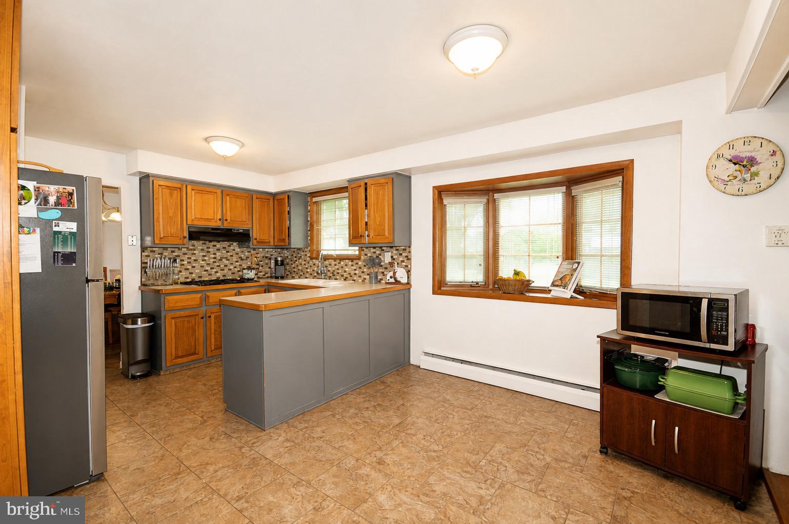 1091 LOG COLLEGE DRIVE