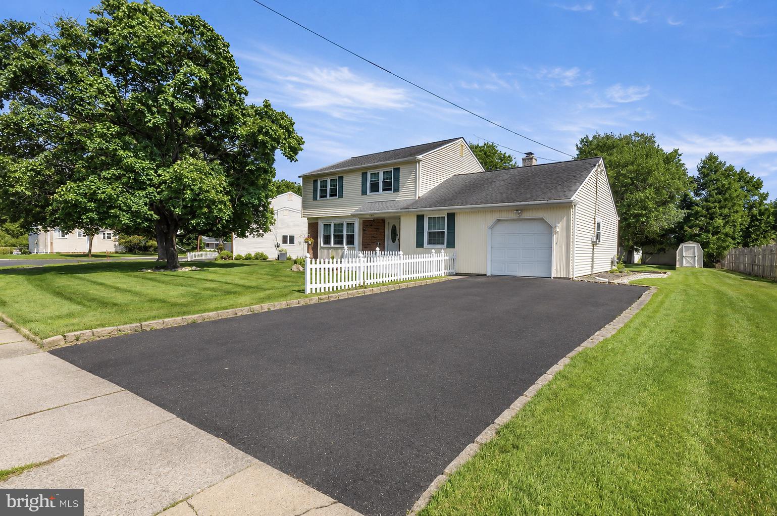 1091 LOG COLLEGE DRIVE