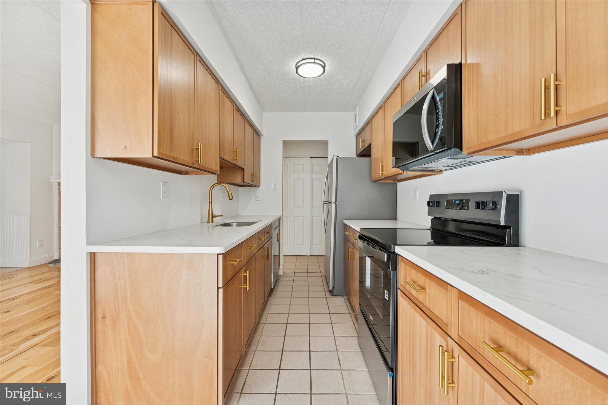 612 WASHINGTON PLACE 12