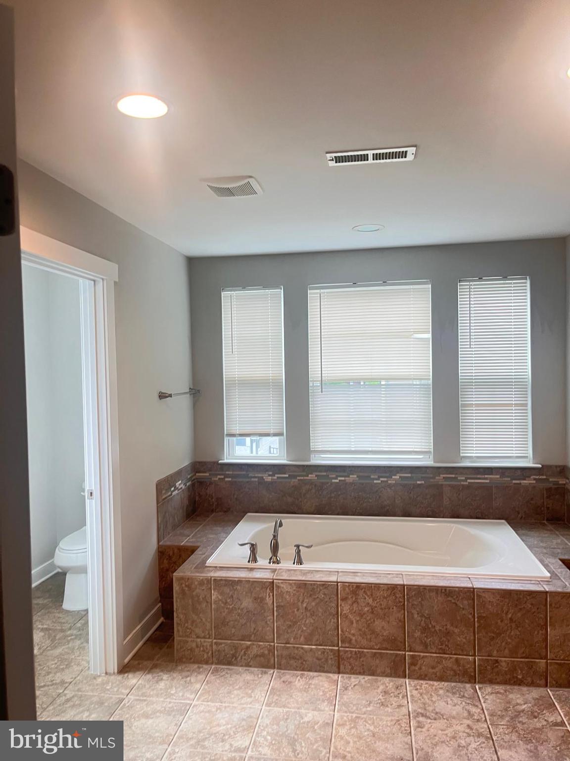 POTOMAC SHORES - Residential Lease