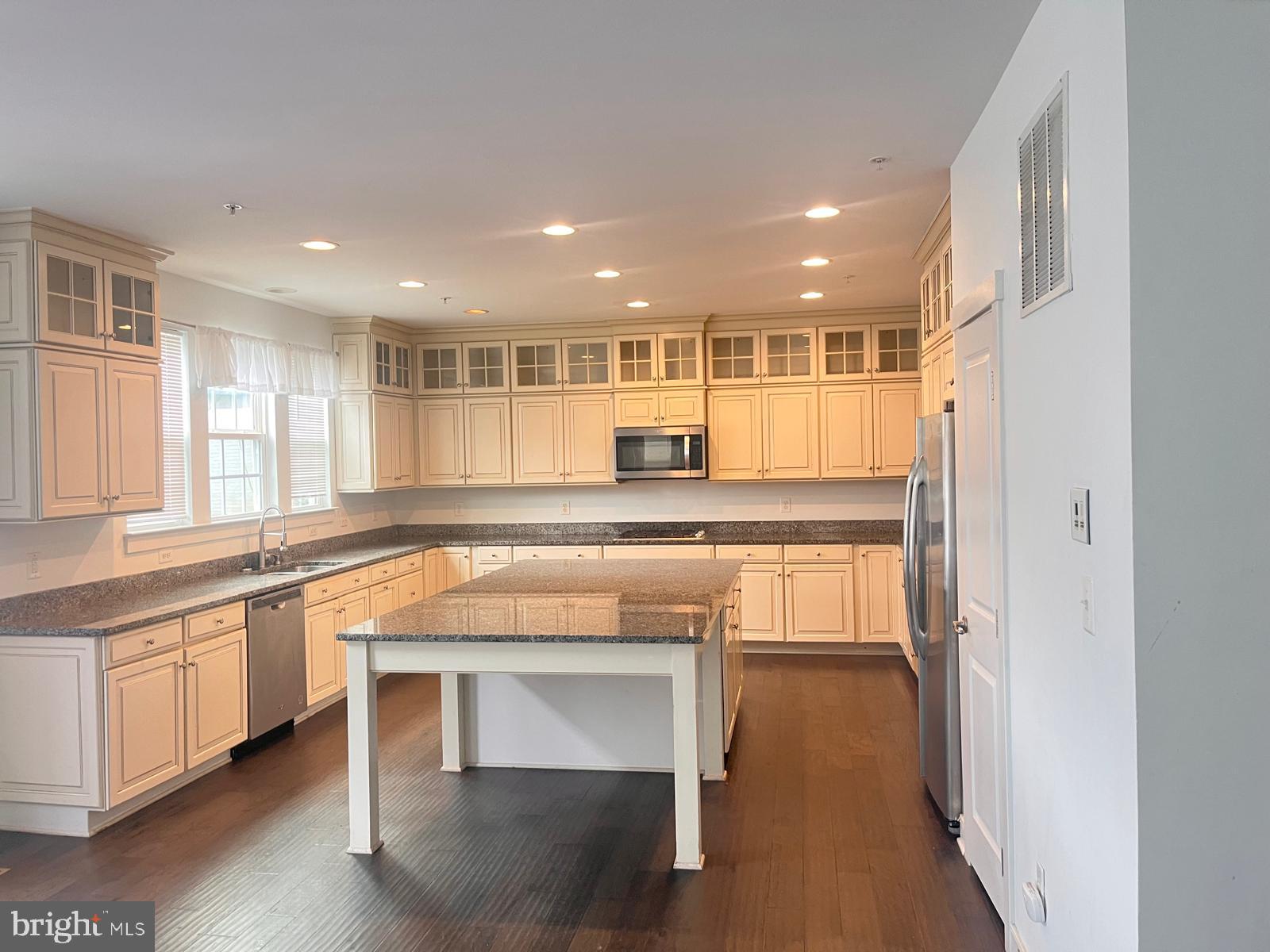 POTOMAC SHORES - Residential Lease