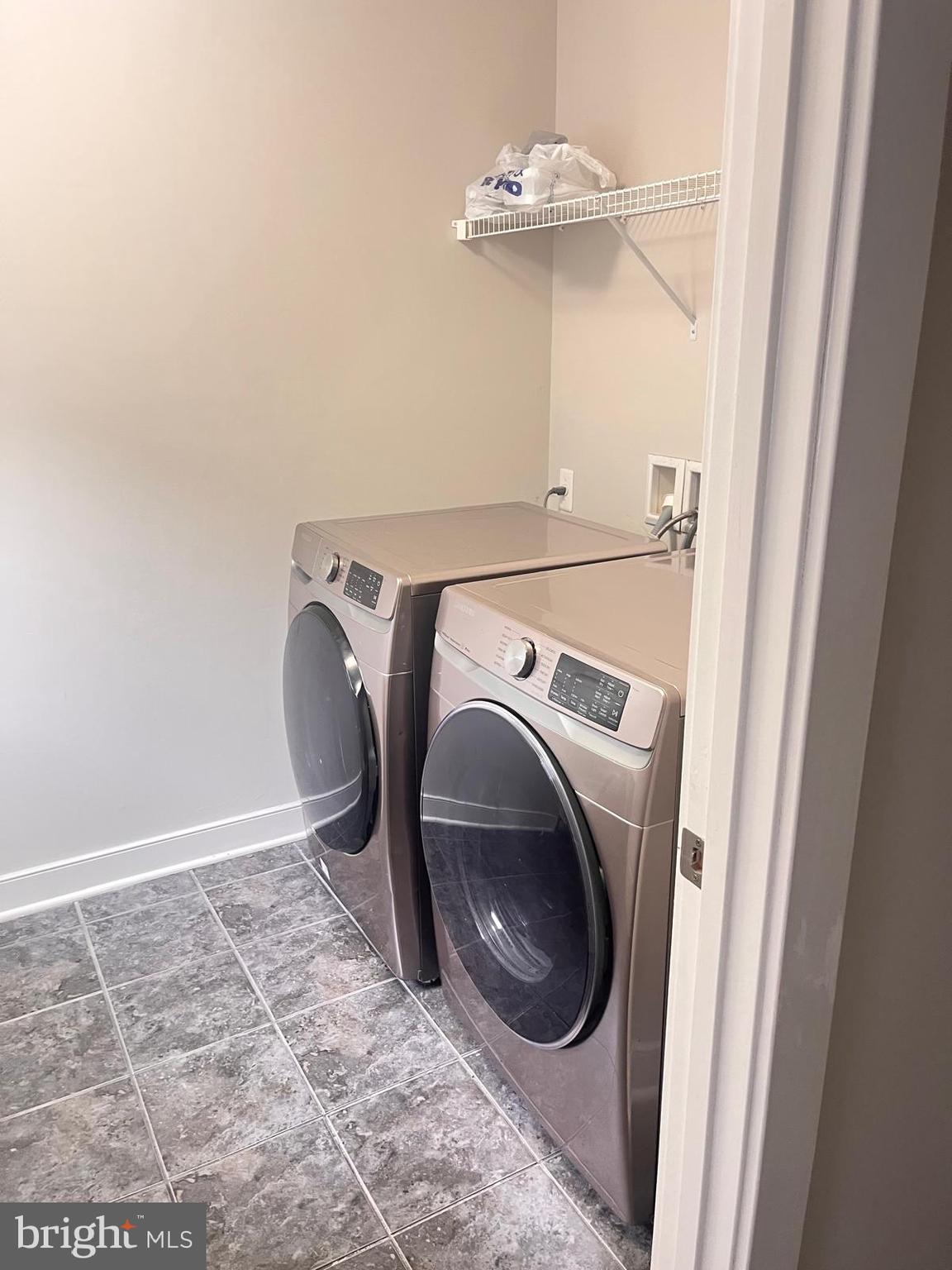 POTOMAC SHORES - Residential Lease