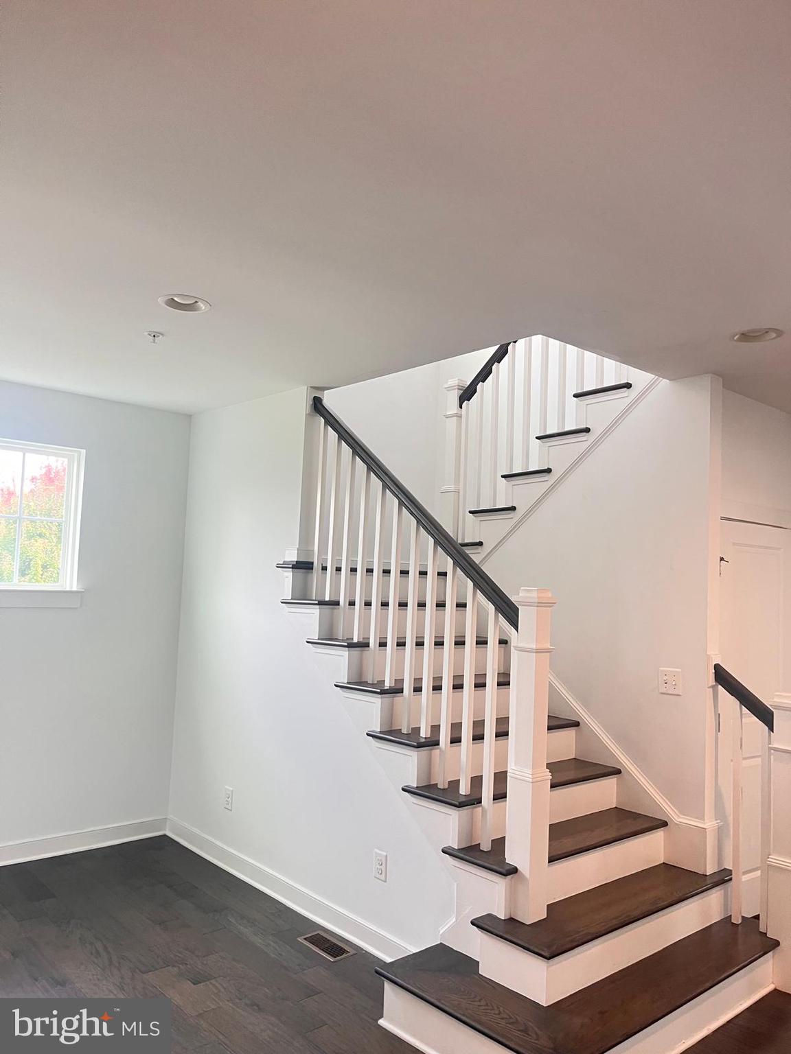 POTOMAC SHORES - Residential Lease