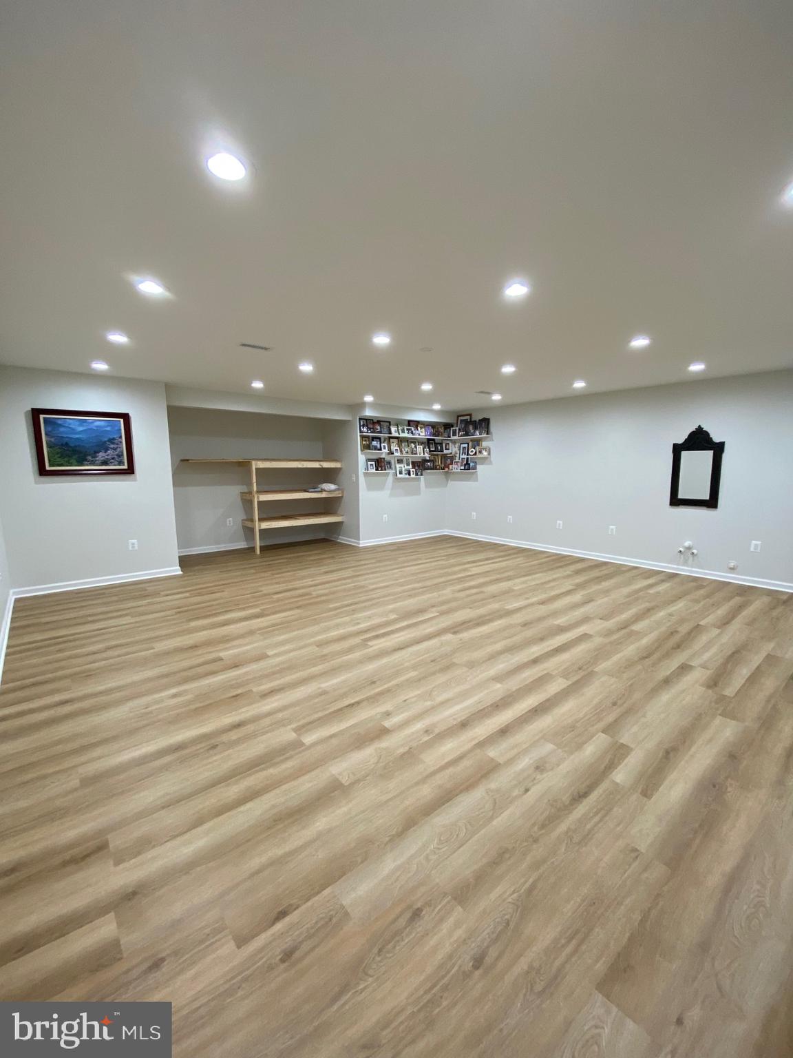 WALNUT GROVE ESTATES - Residential