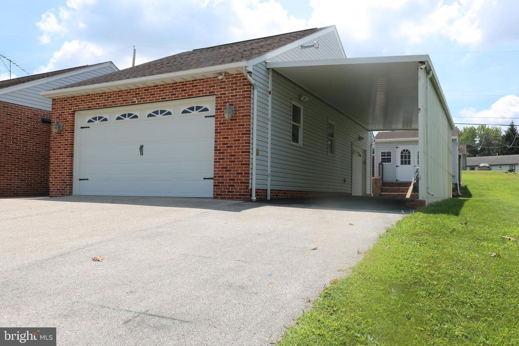 Photo of 381 Sonny Street, HANOVER, PA 17331 (MLS # PAYK2083146)