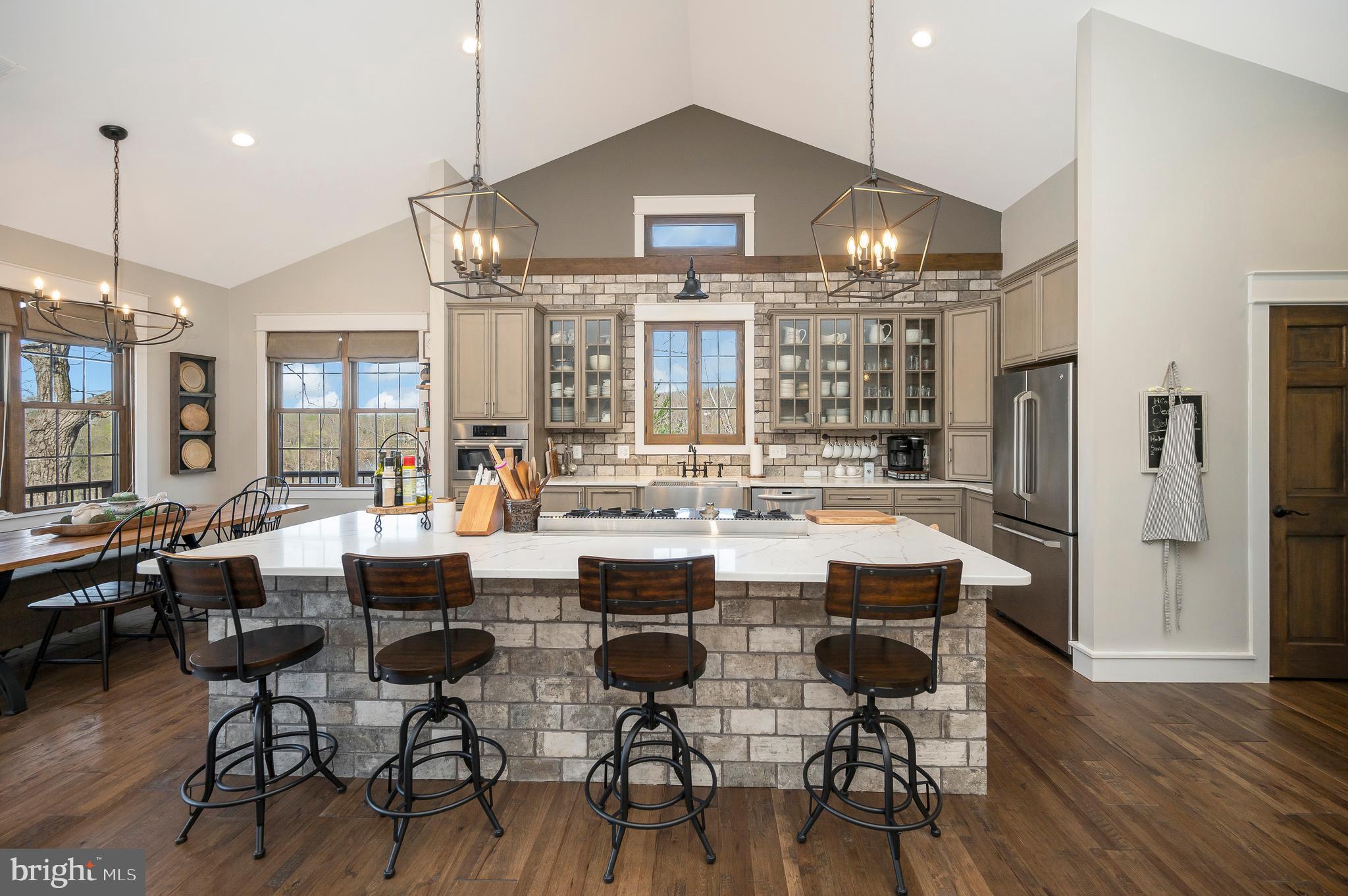 LAKE JACKSON SHORES - Residential