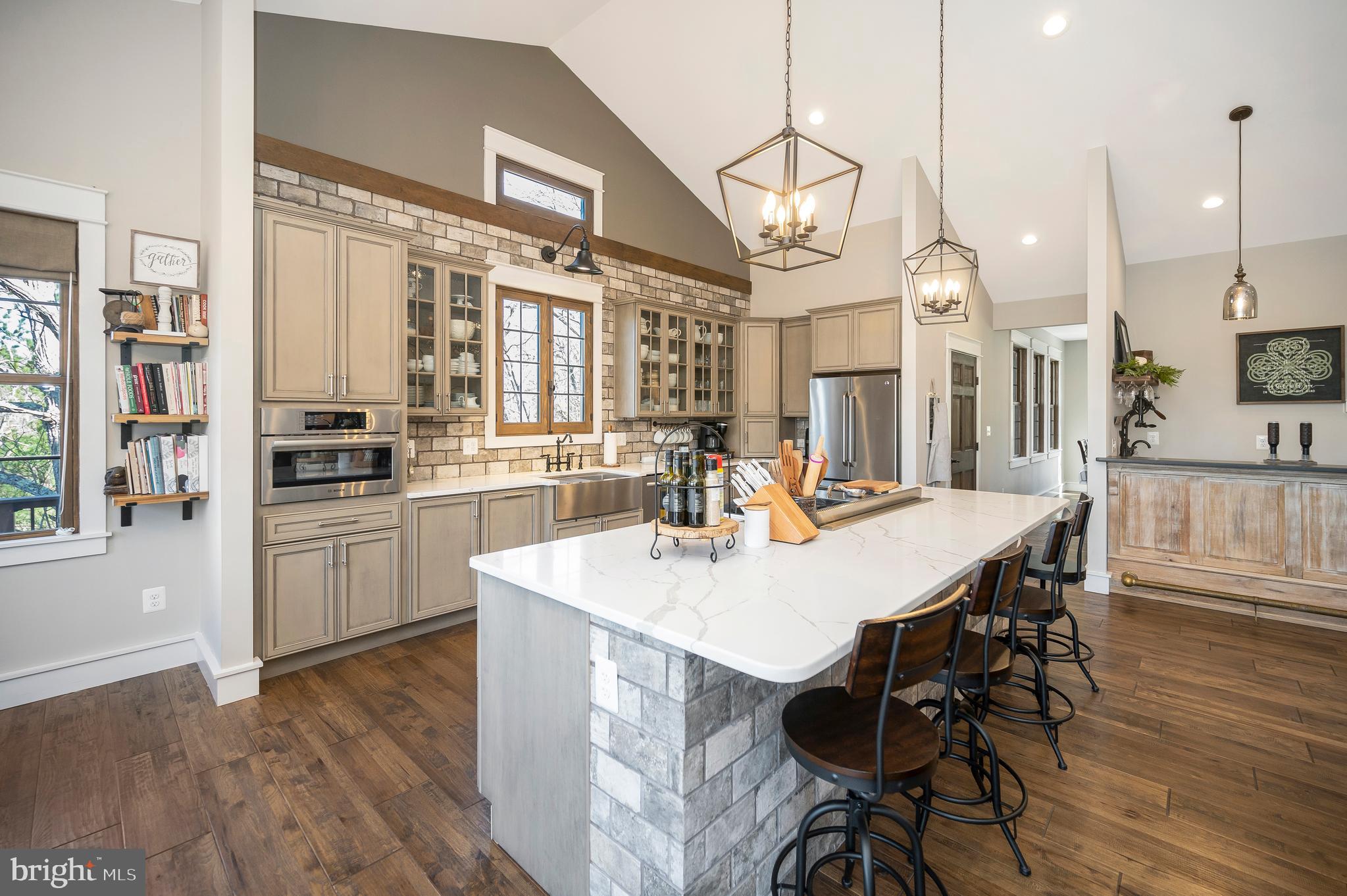 LAKE JACKSON SHORES - Residential