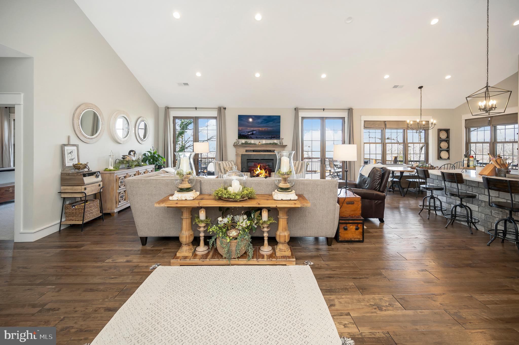 LAKE JACKSON SHORES - Residential