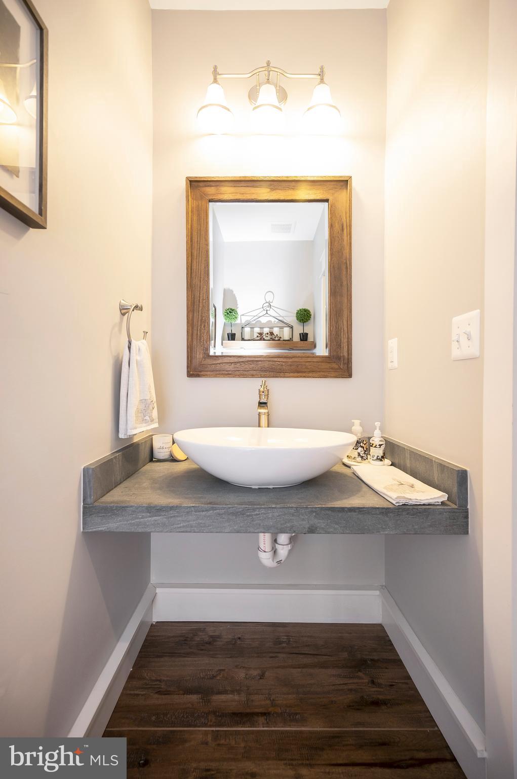 LAKE JACKSON SHORES - Residential