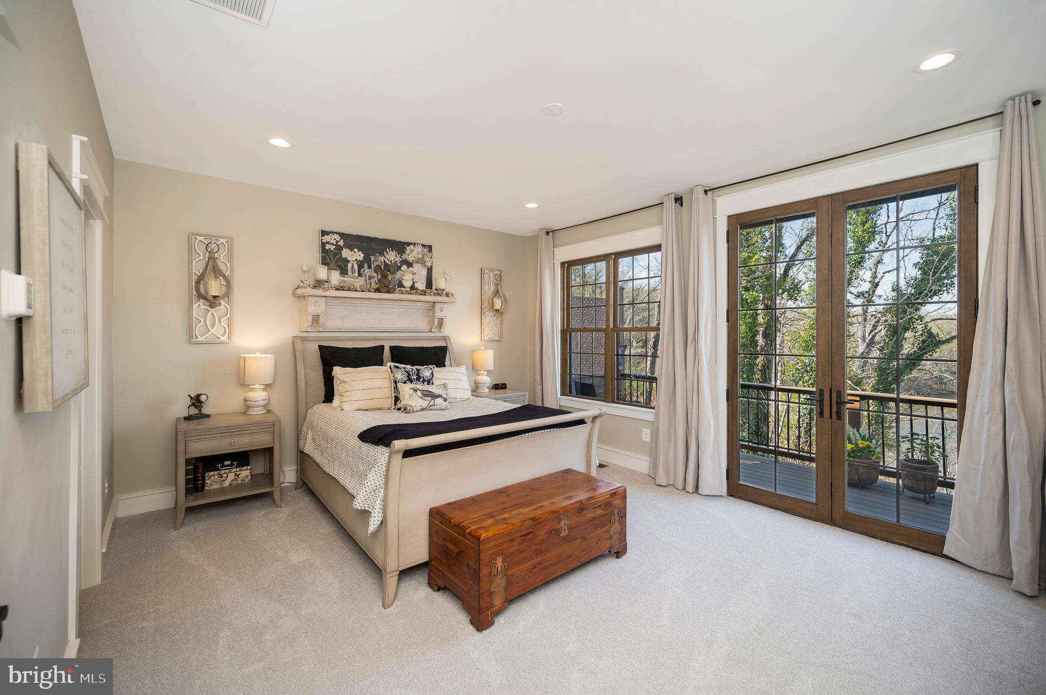 LAKE JACKSON SHORES - Residential