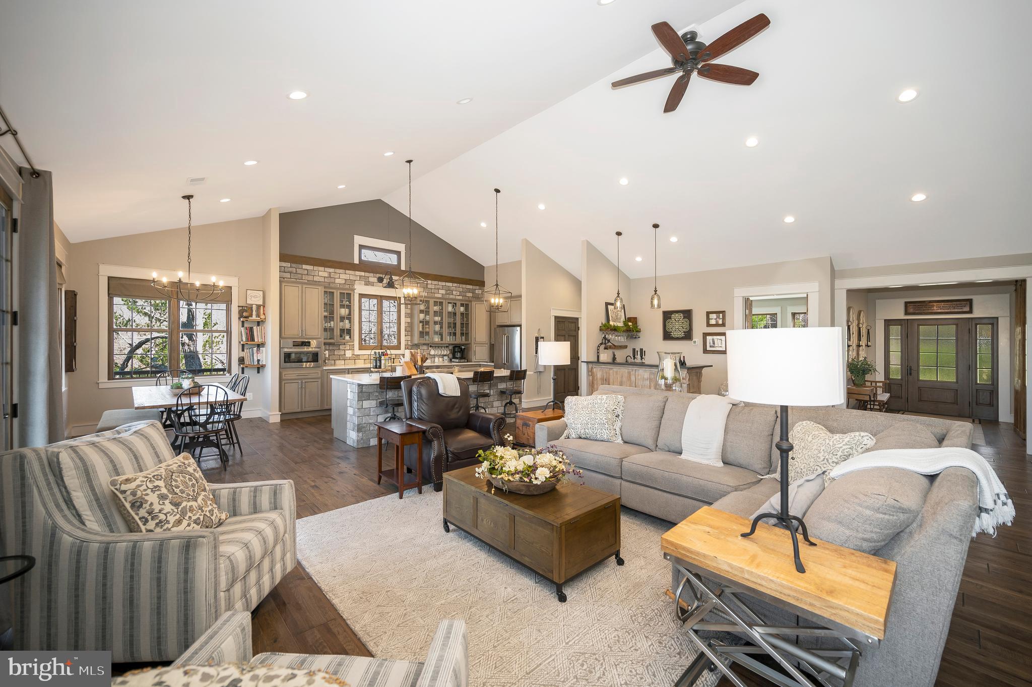 LAKE JACKSON SHORES - Residential