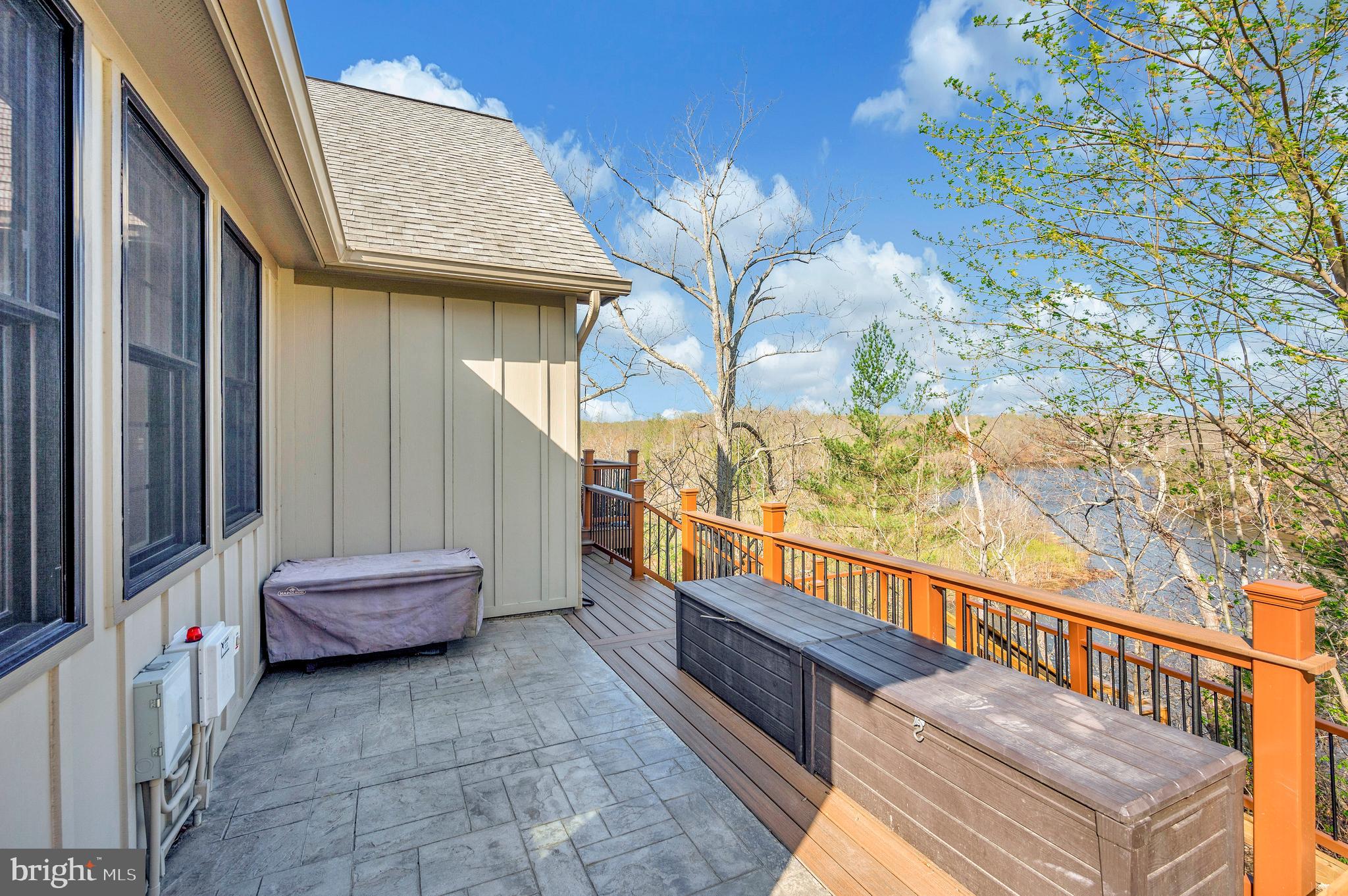 LAKE JACKSON SHORES - Residential