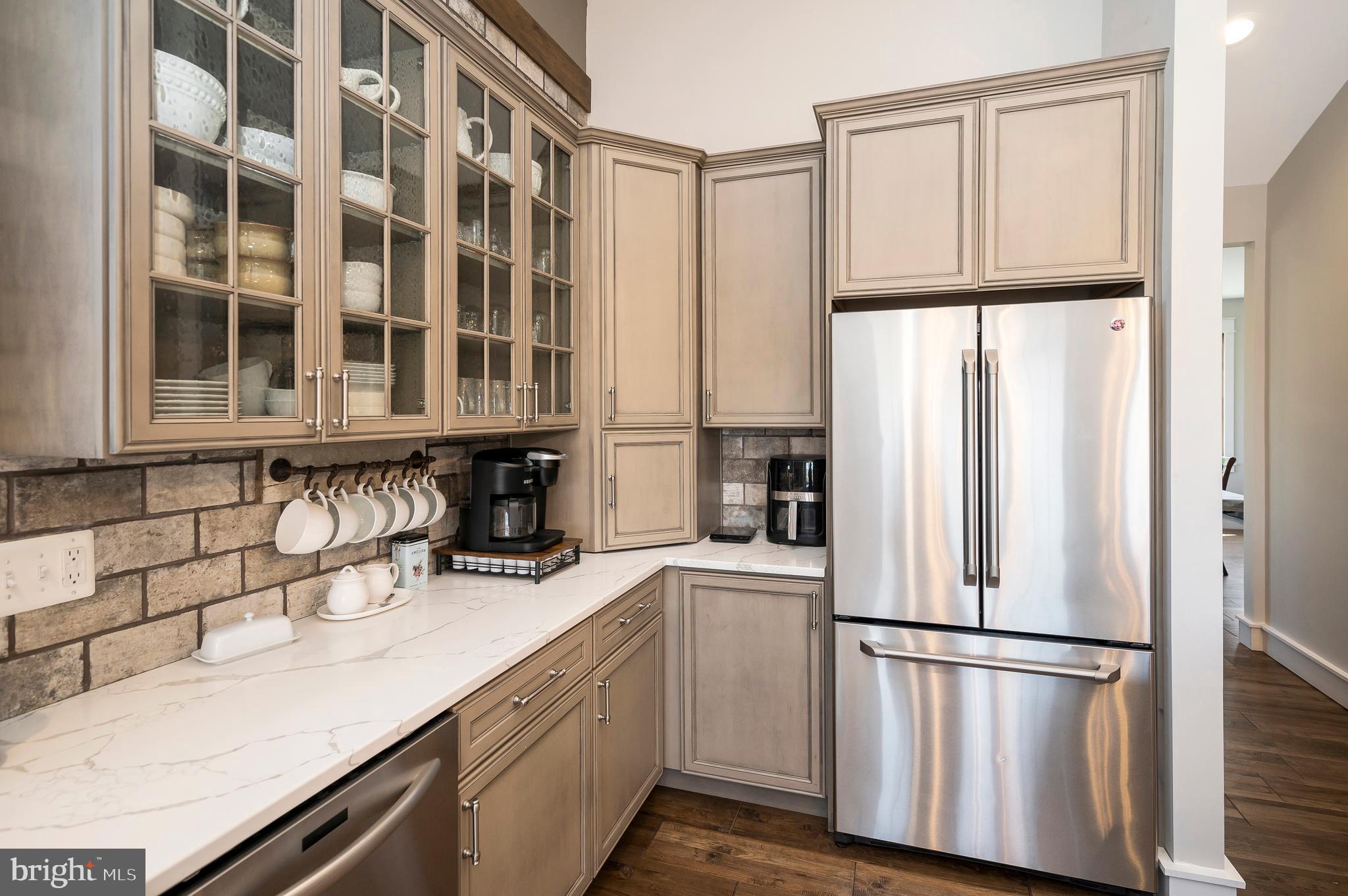 LAKE JACKSON SHORES - Residential