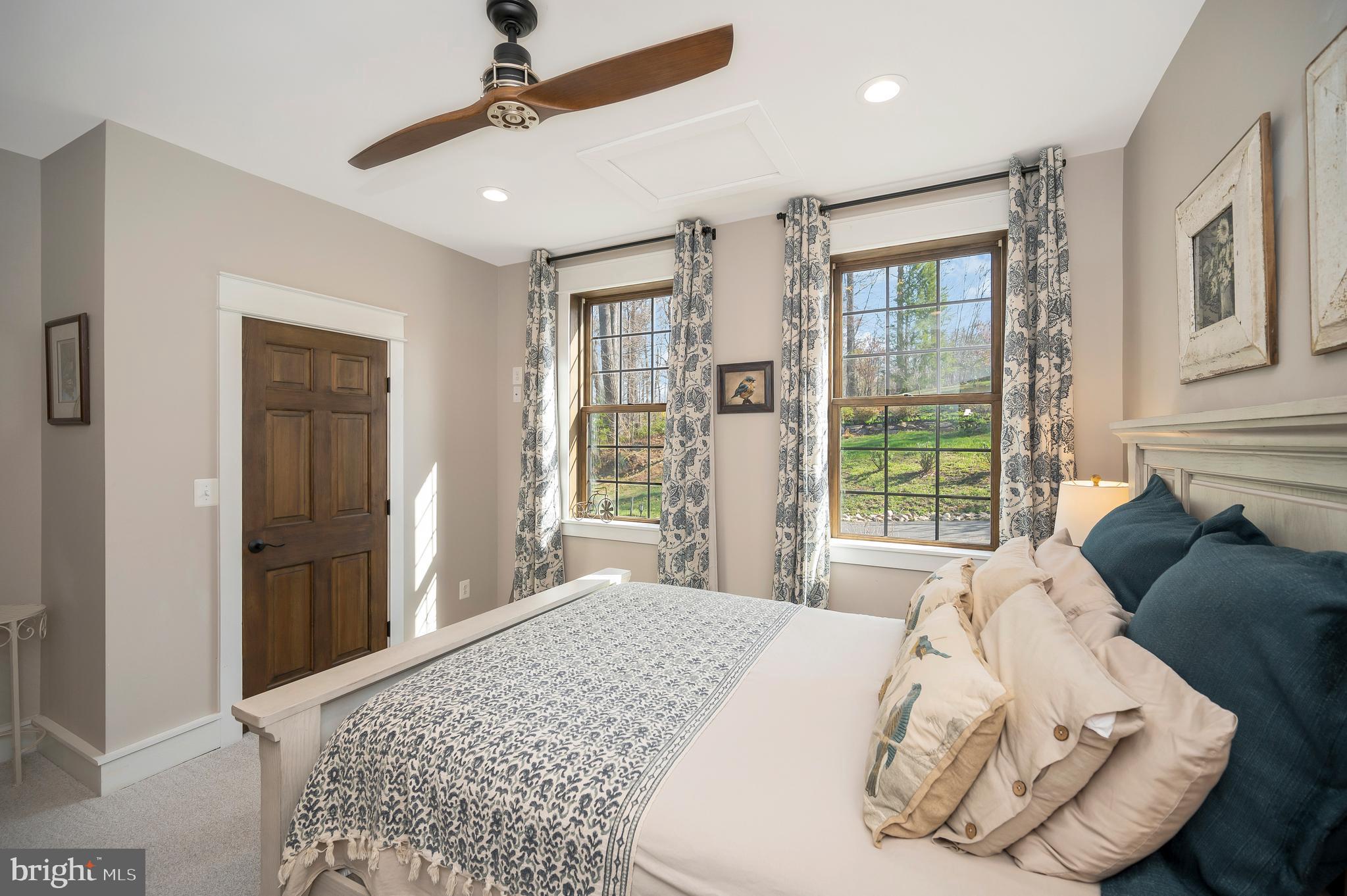 LAKE JACKSON SHORES - Residential