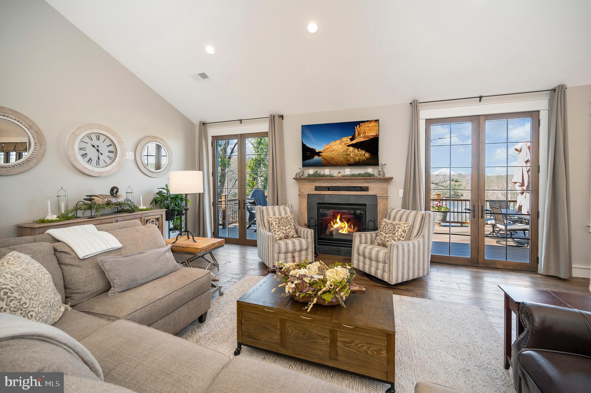 LAKE JACKSON SHORES - Residential