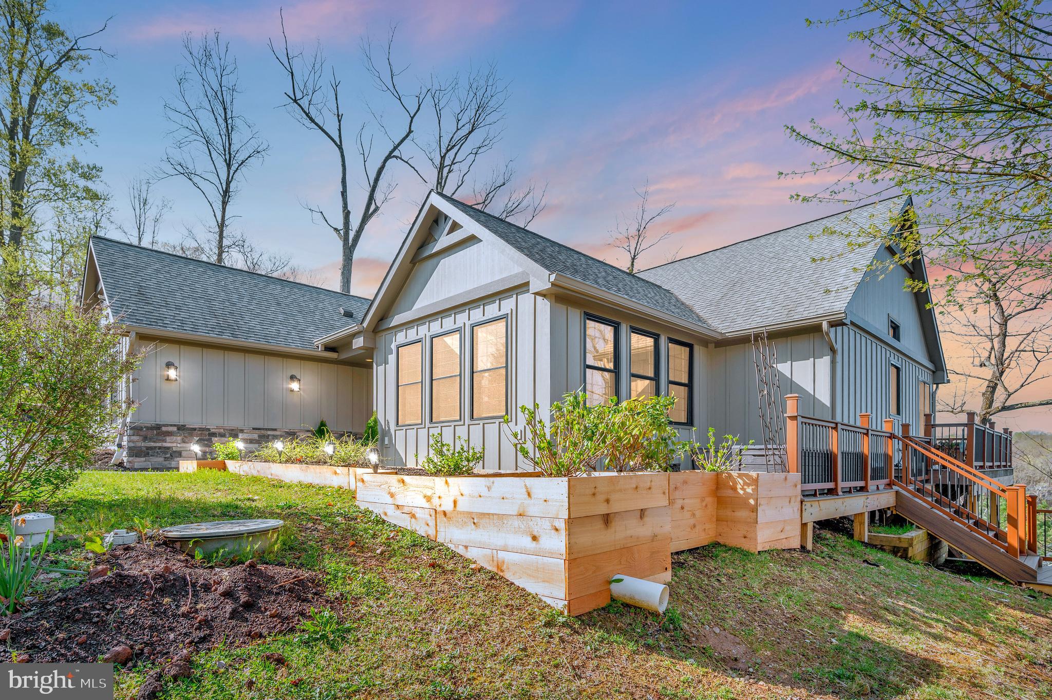 LAKE JACKSON SHORES - Residential