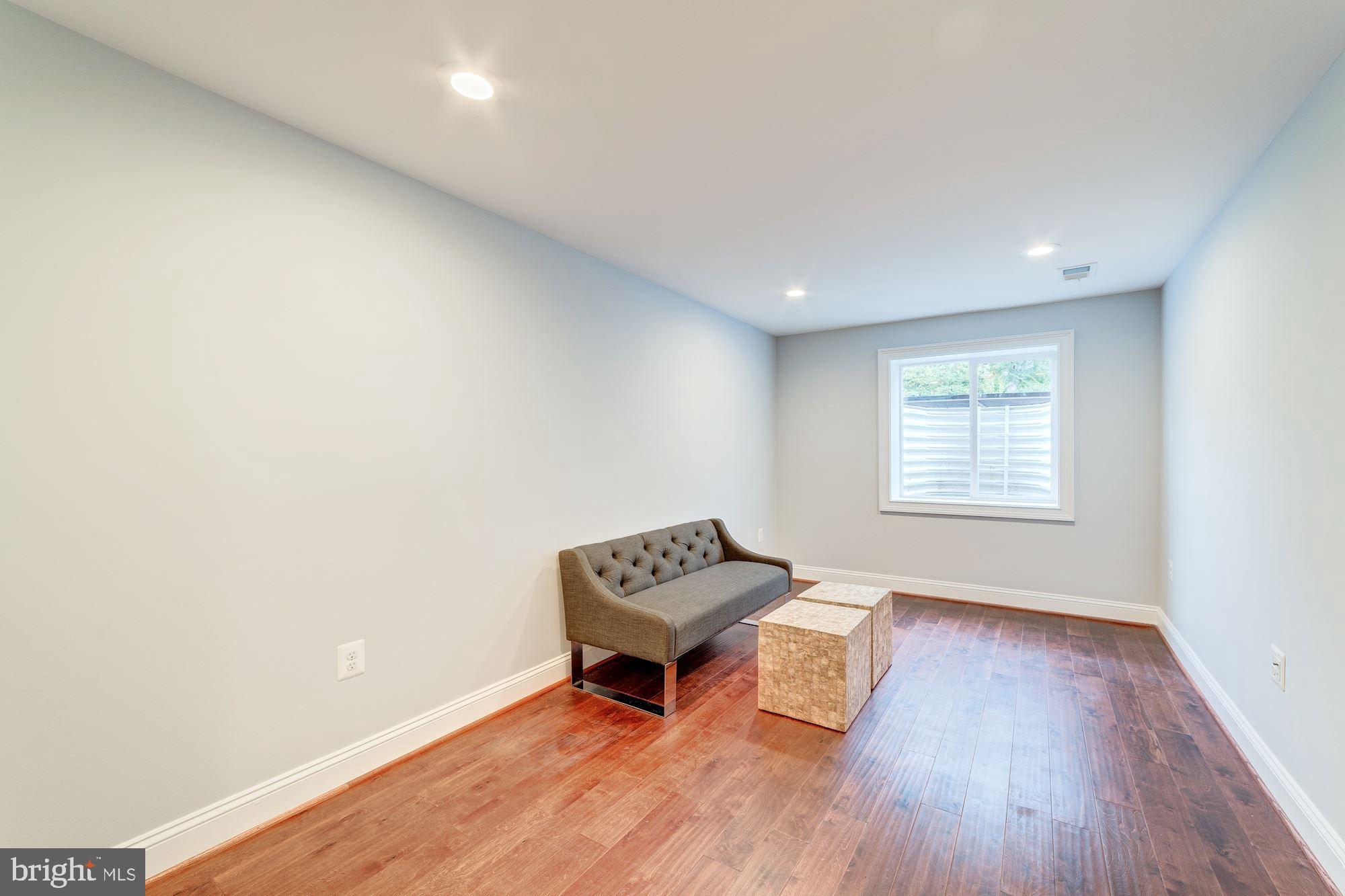 MUNSON HILL - Residential