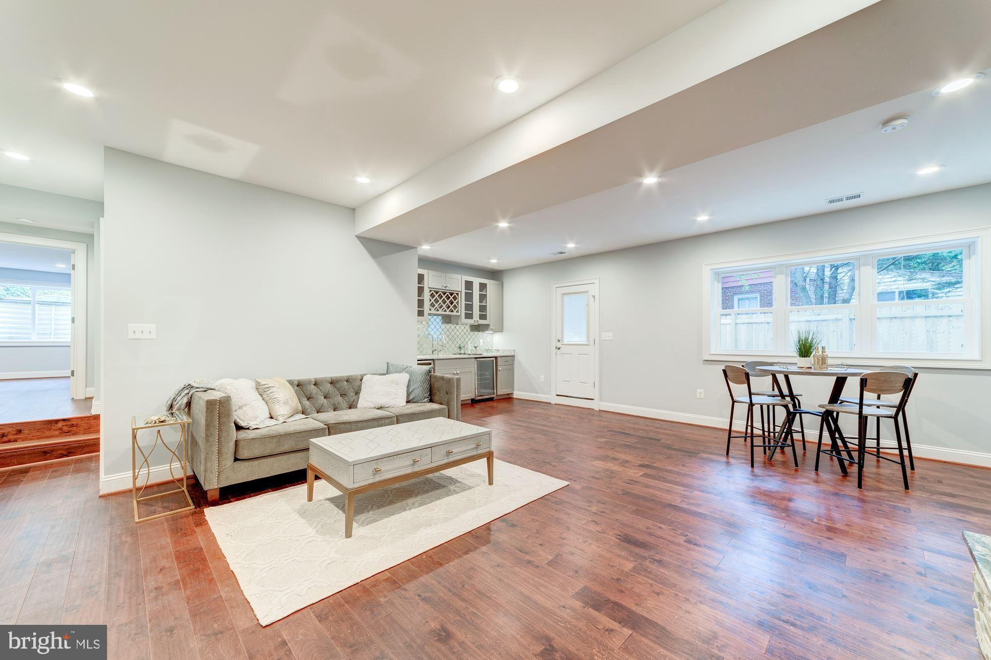 MUNSON HILL - Residential