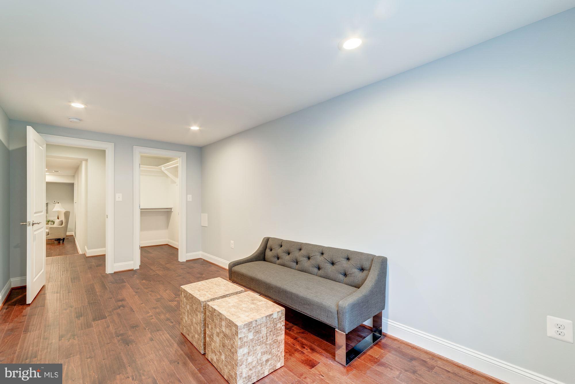 MUNSON HILL - Residential