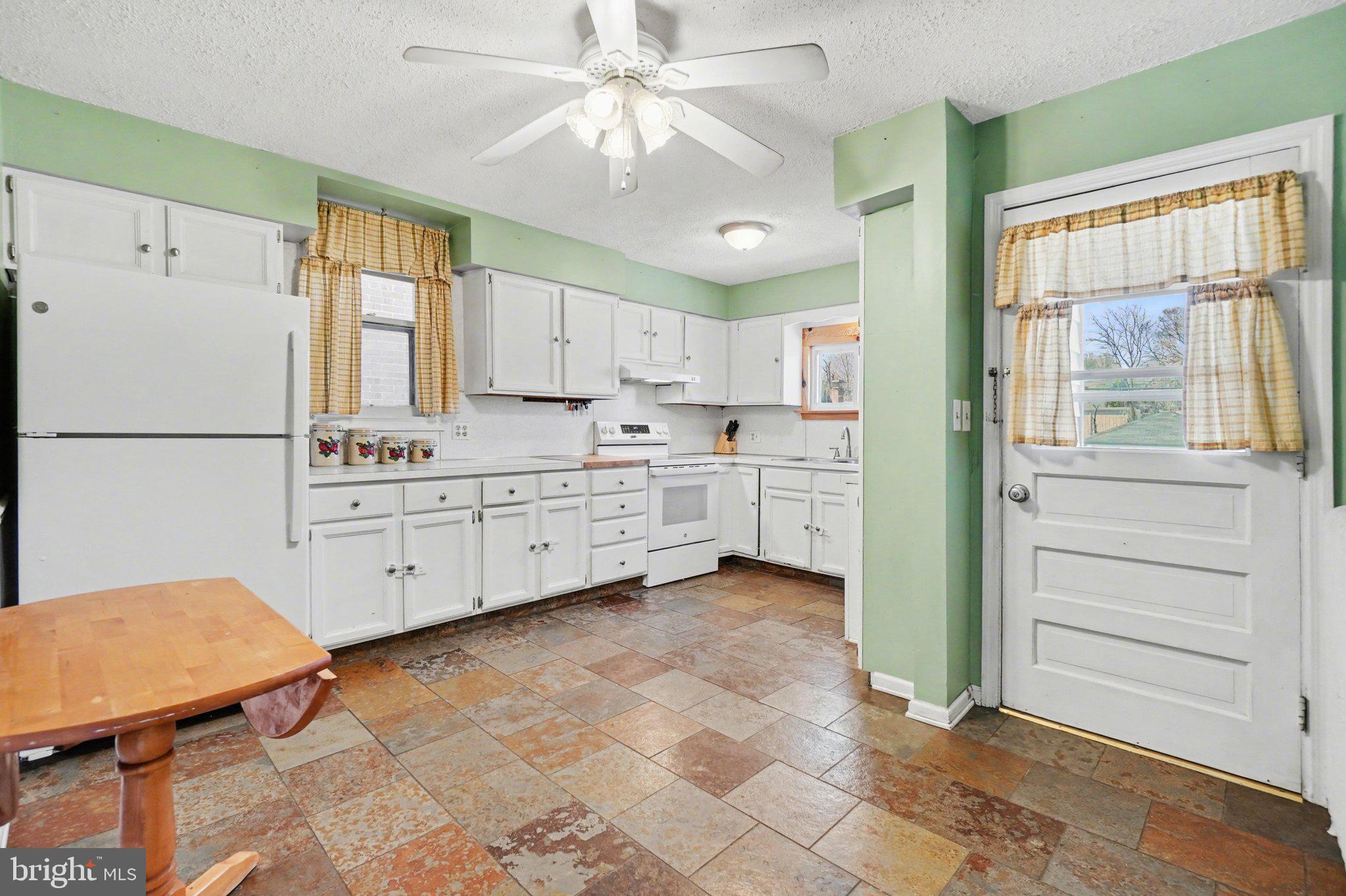 RIVERTON - Residential