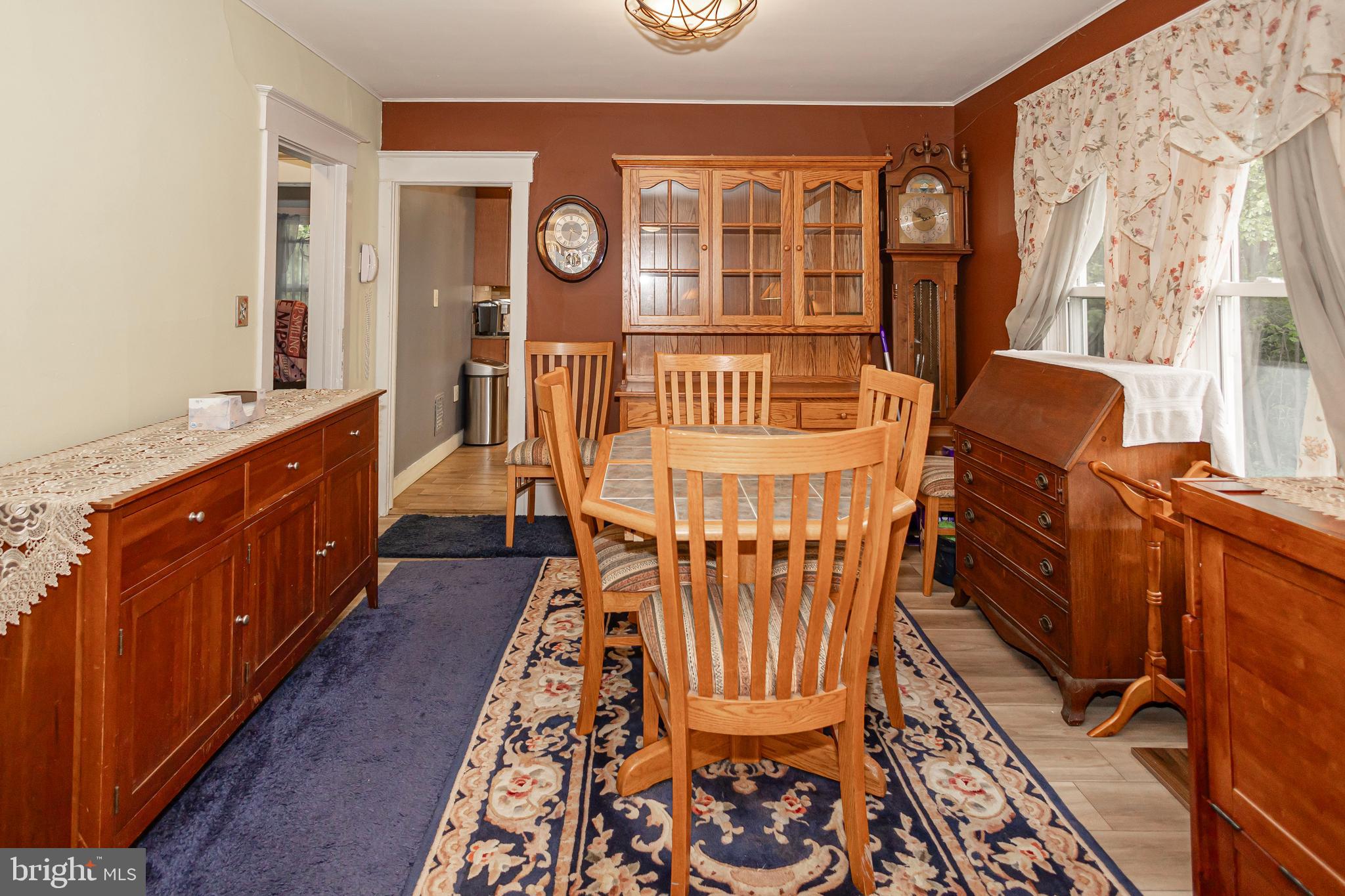 4 W HOMESTEAD AVENUE