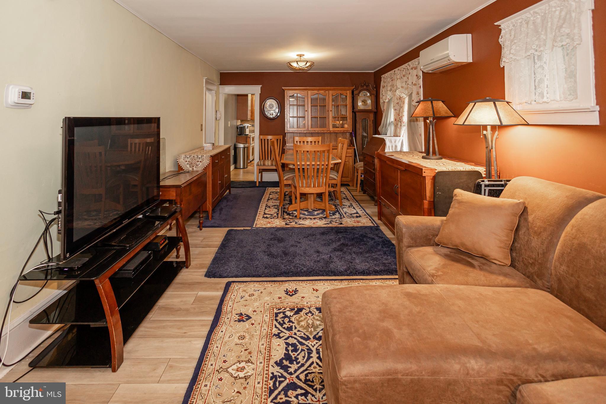 4 W HOMESTEAD AVENUE