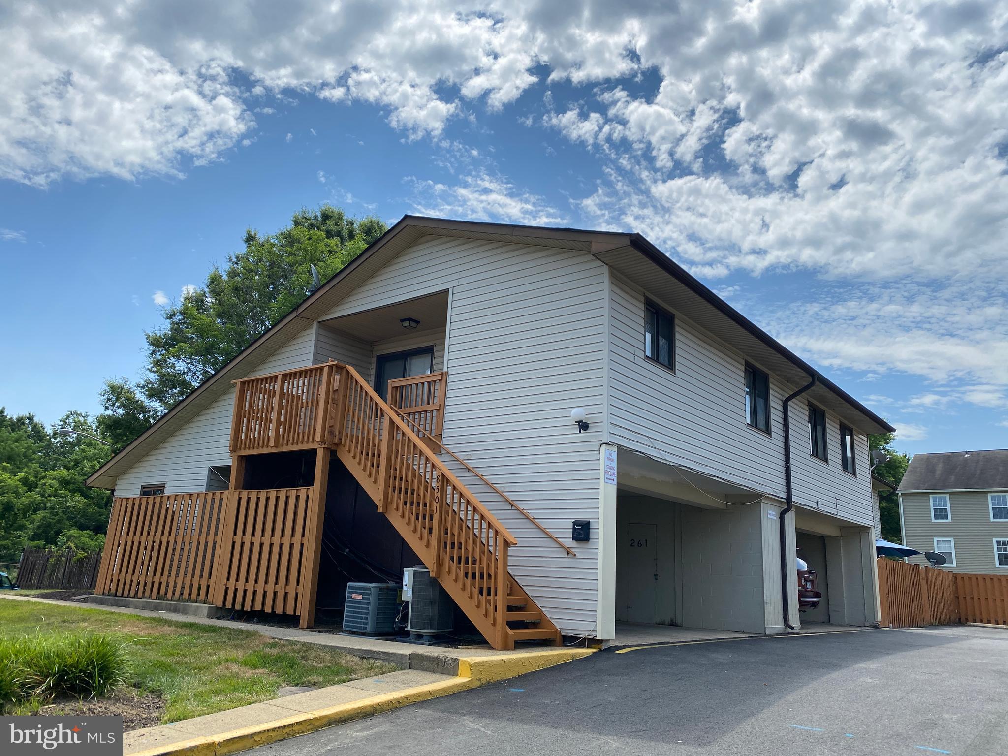 PINEWOOD LAWNS - Residential