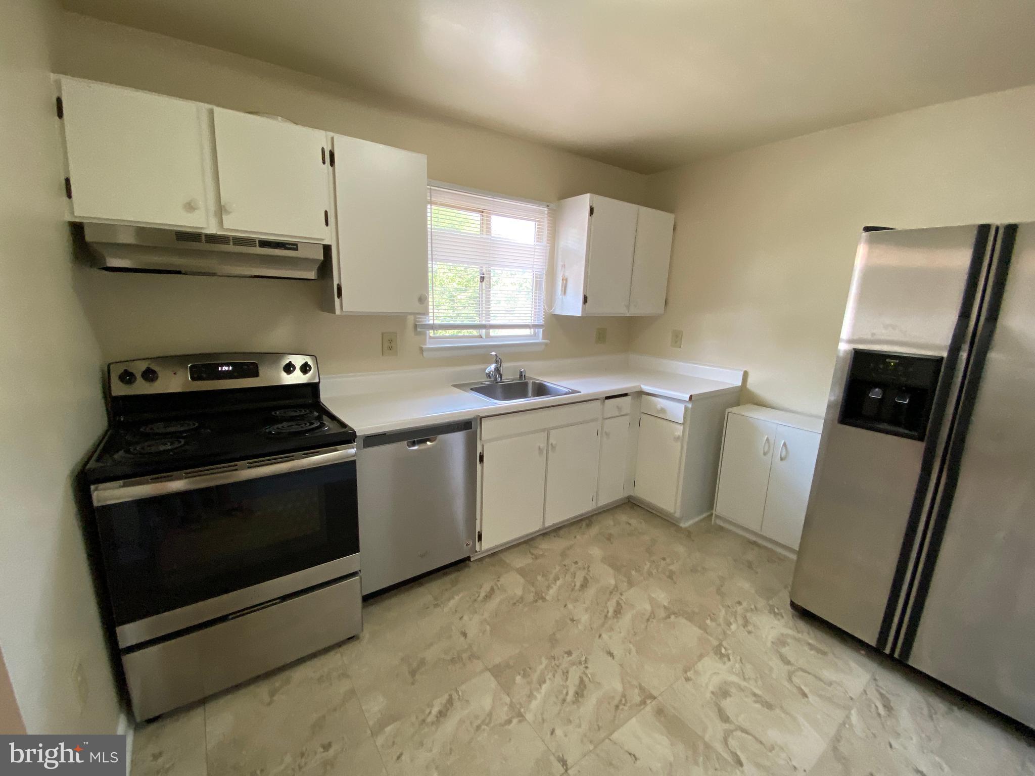 PINEWOOD LAWNS - Residential