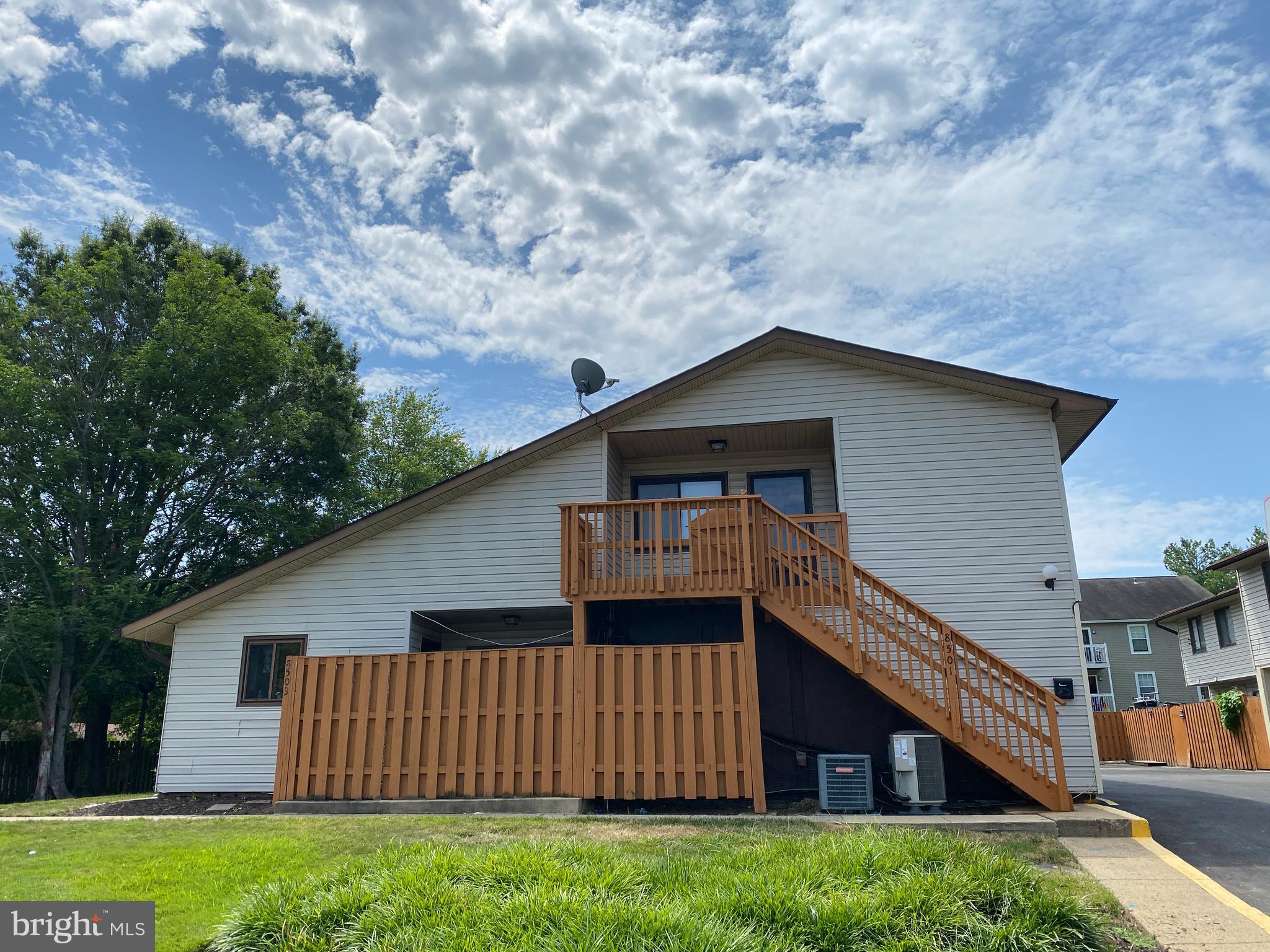 PINEWOOD LAWNS - Residential