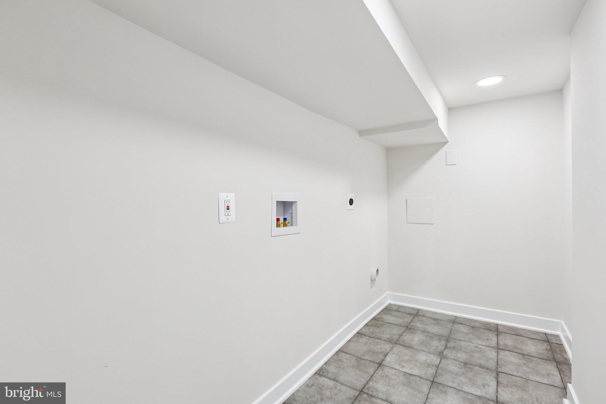 OAKMONT - Residential