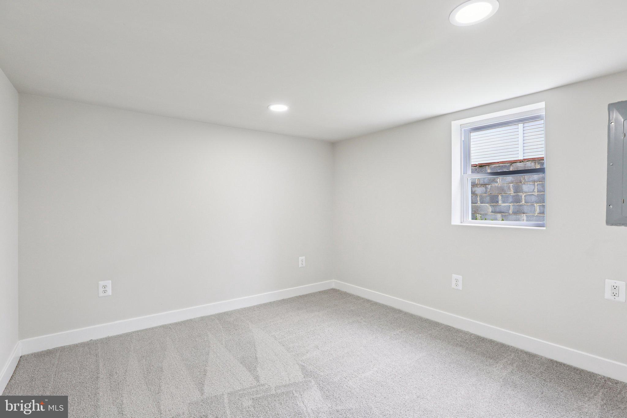 OAKMONT - Residential