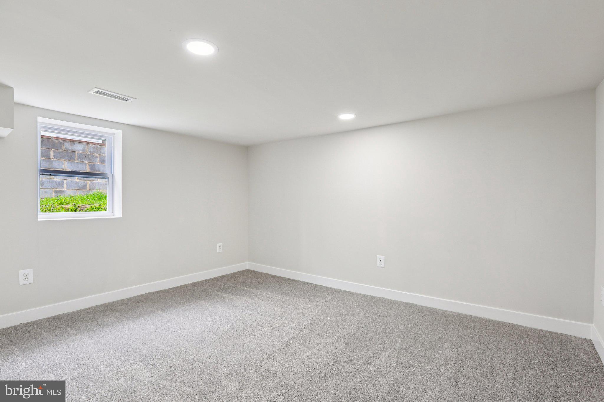 OAKMONT - Residential