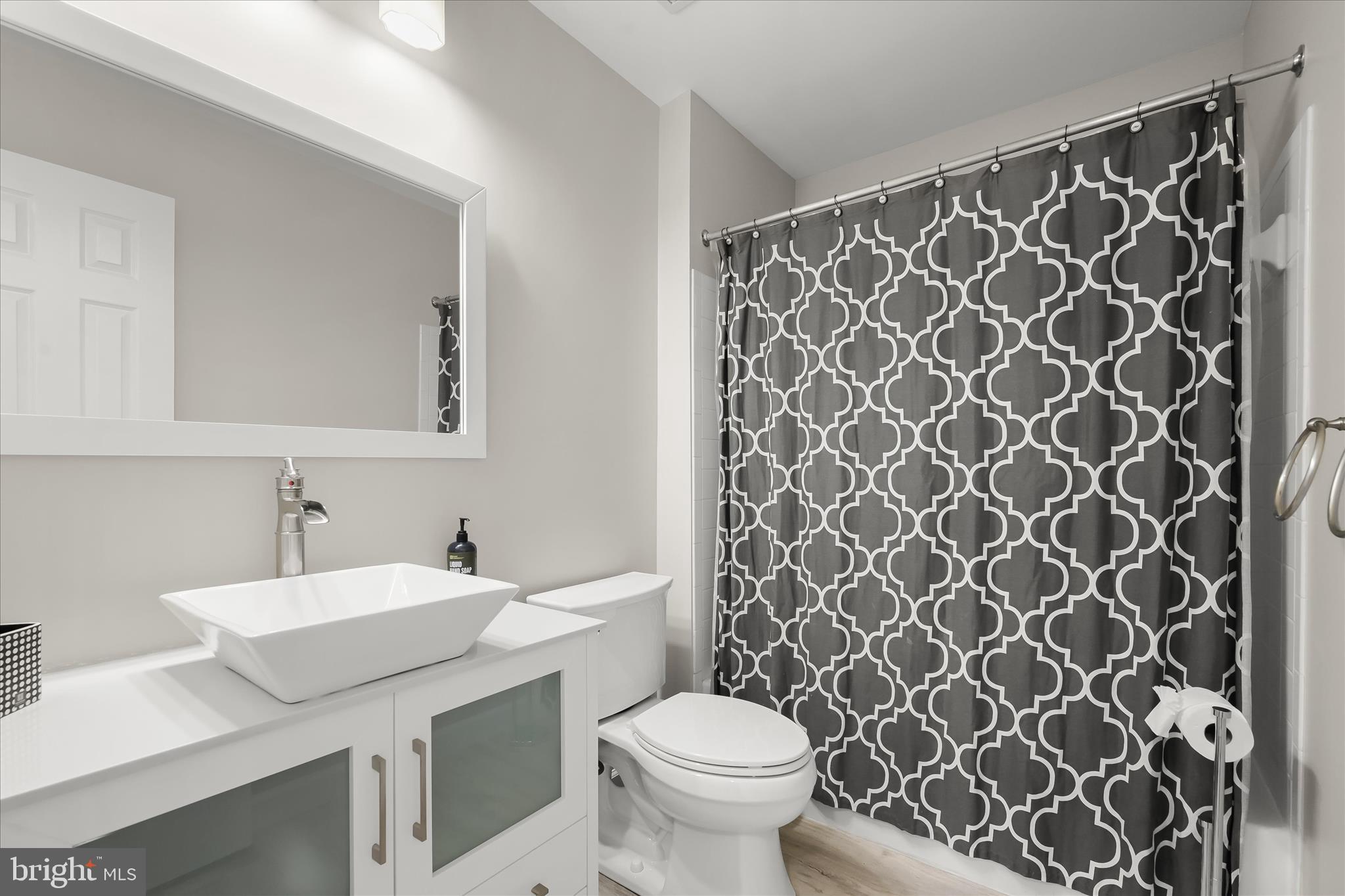 WINDSOR KNOLLS - Residential