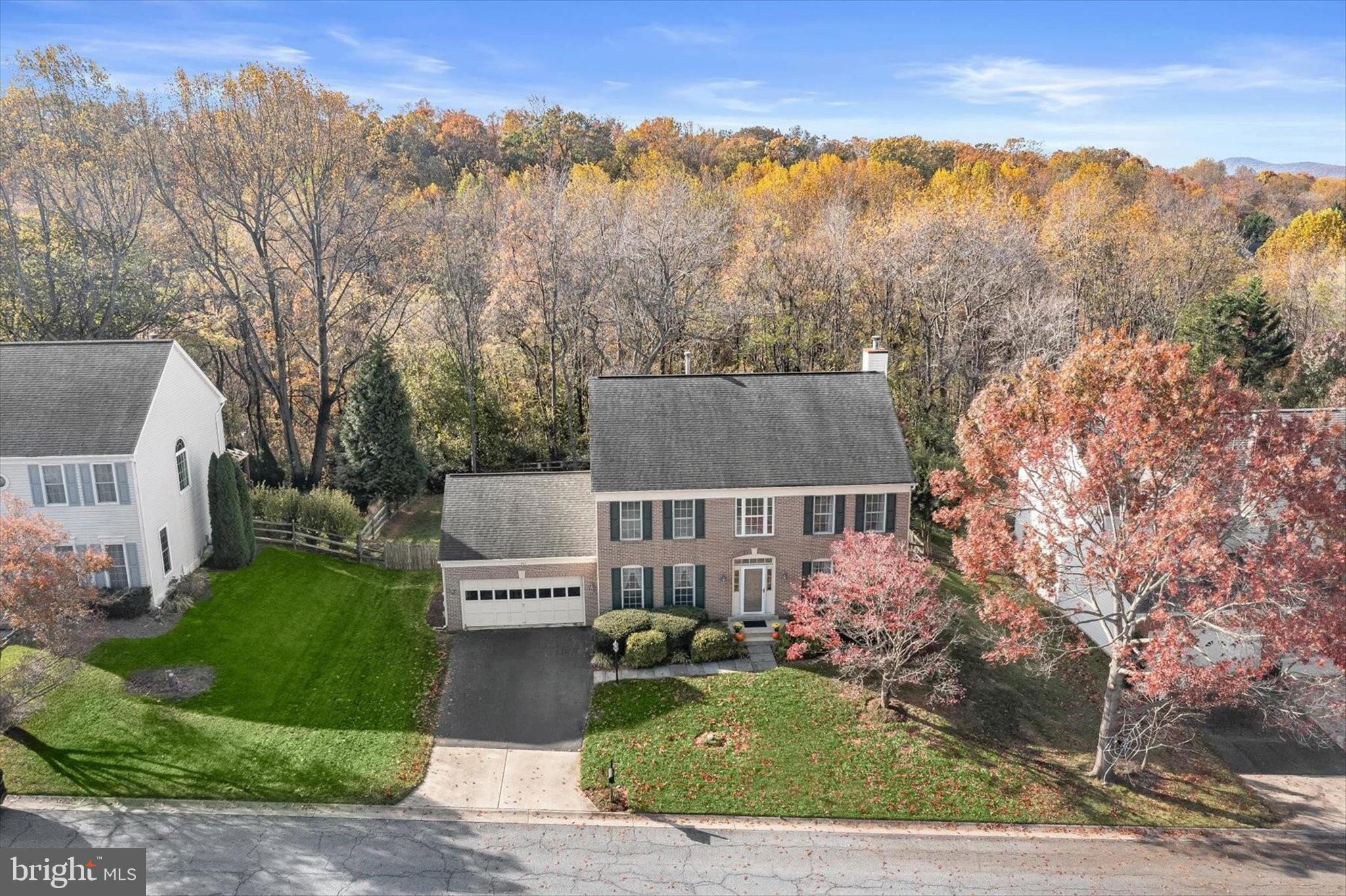 WINDSOR KNOLLS - Residential