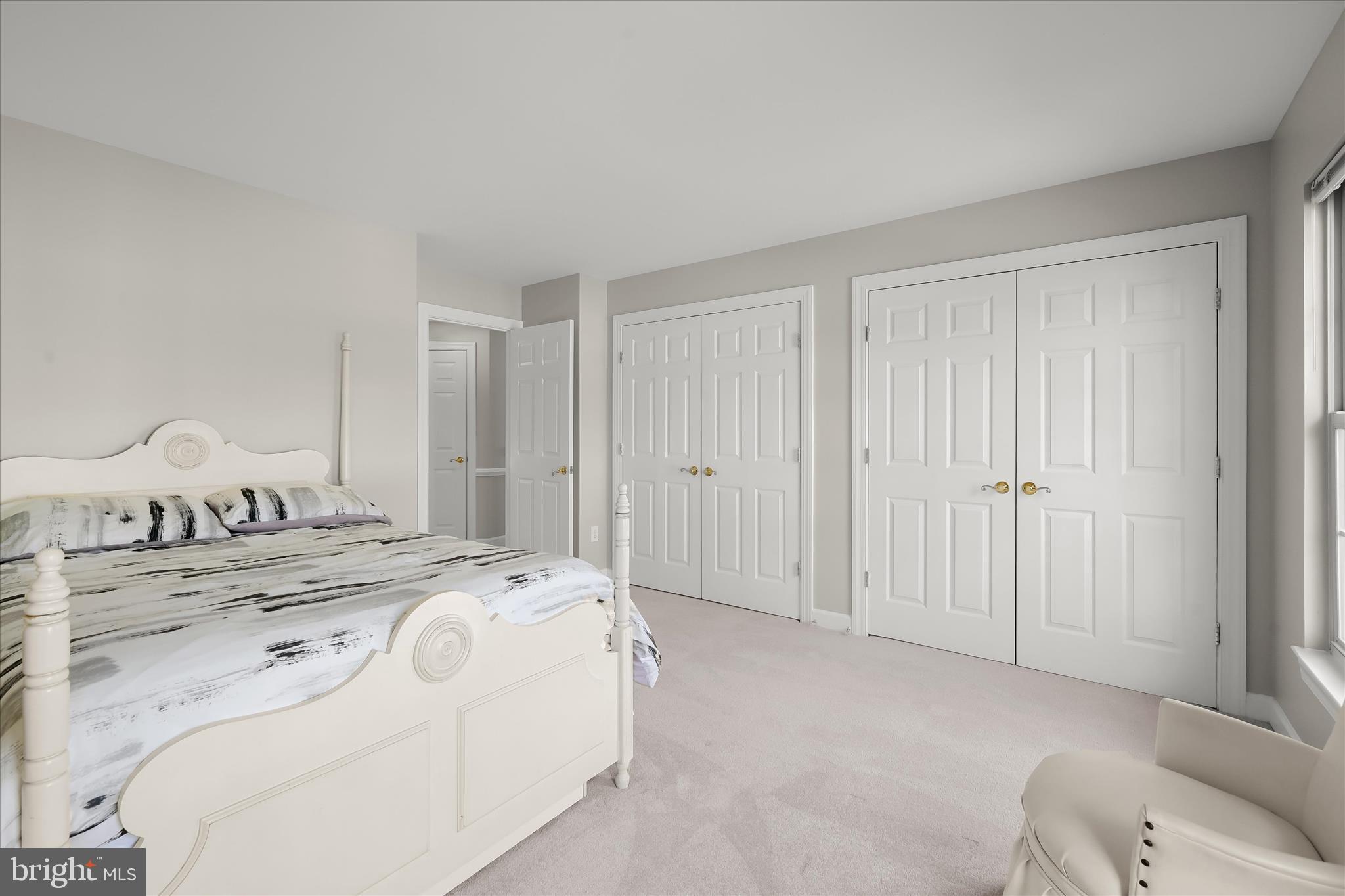 WINDSOR KNOLLS - Residential