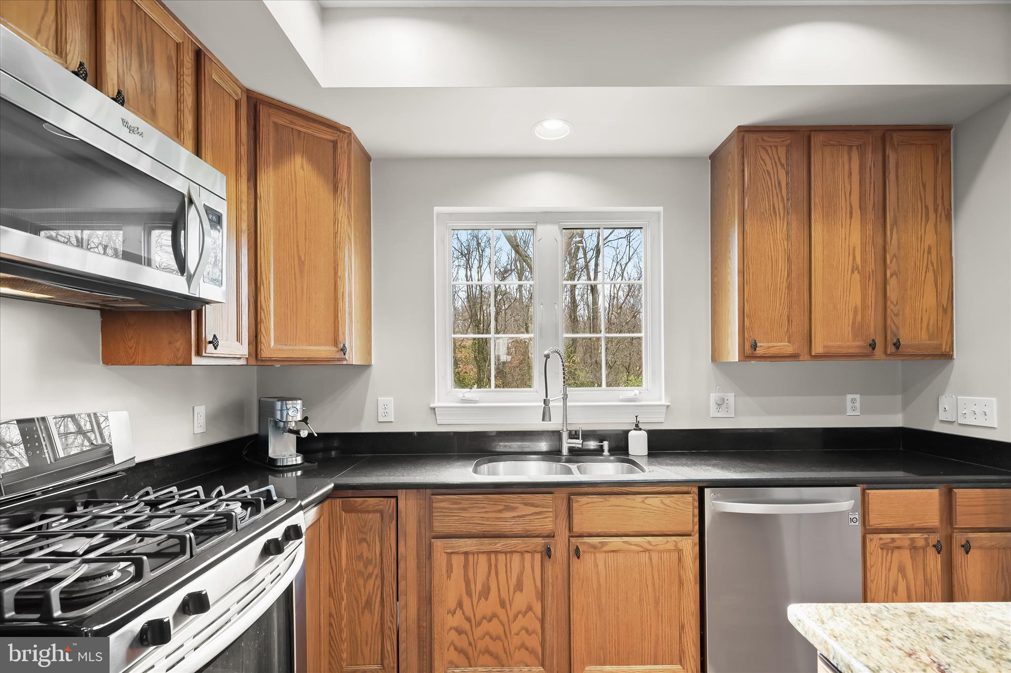 WINDSOR KNOLLS - Residential