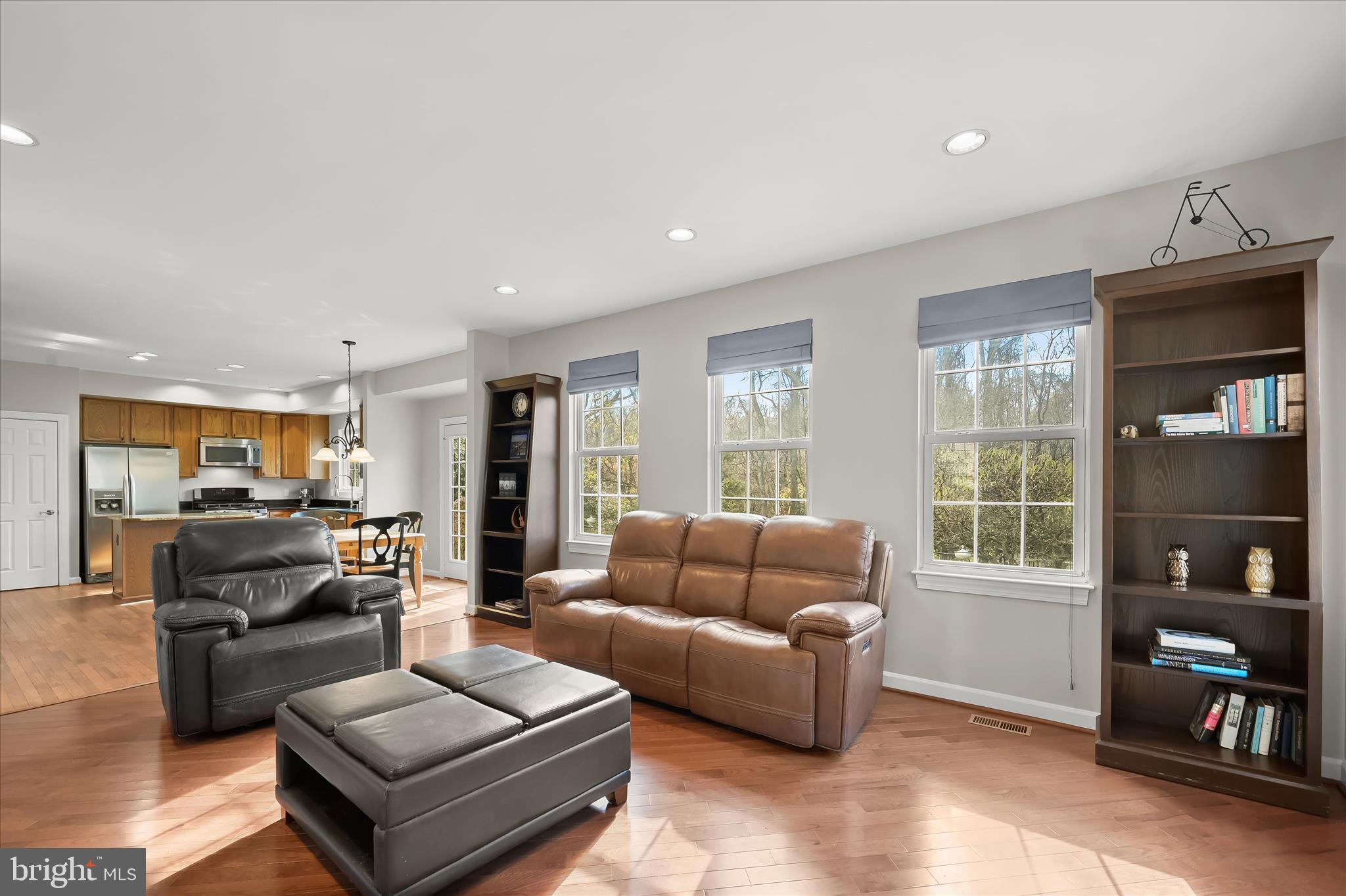 WINDSOR KNOLLS - Residential