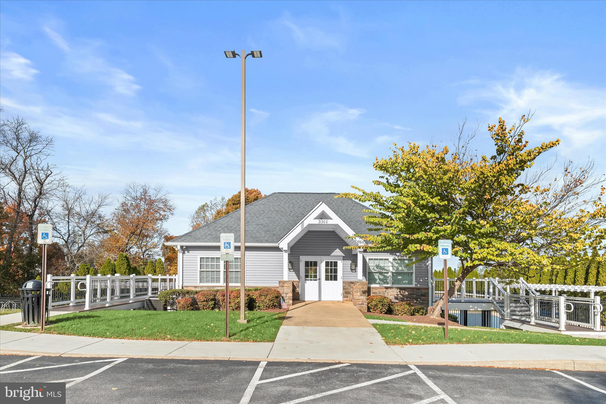 WINDSOR KNOLLS - Residential