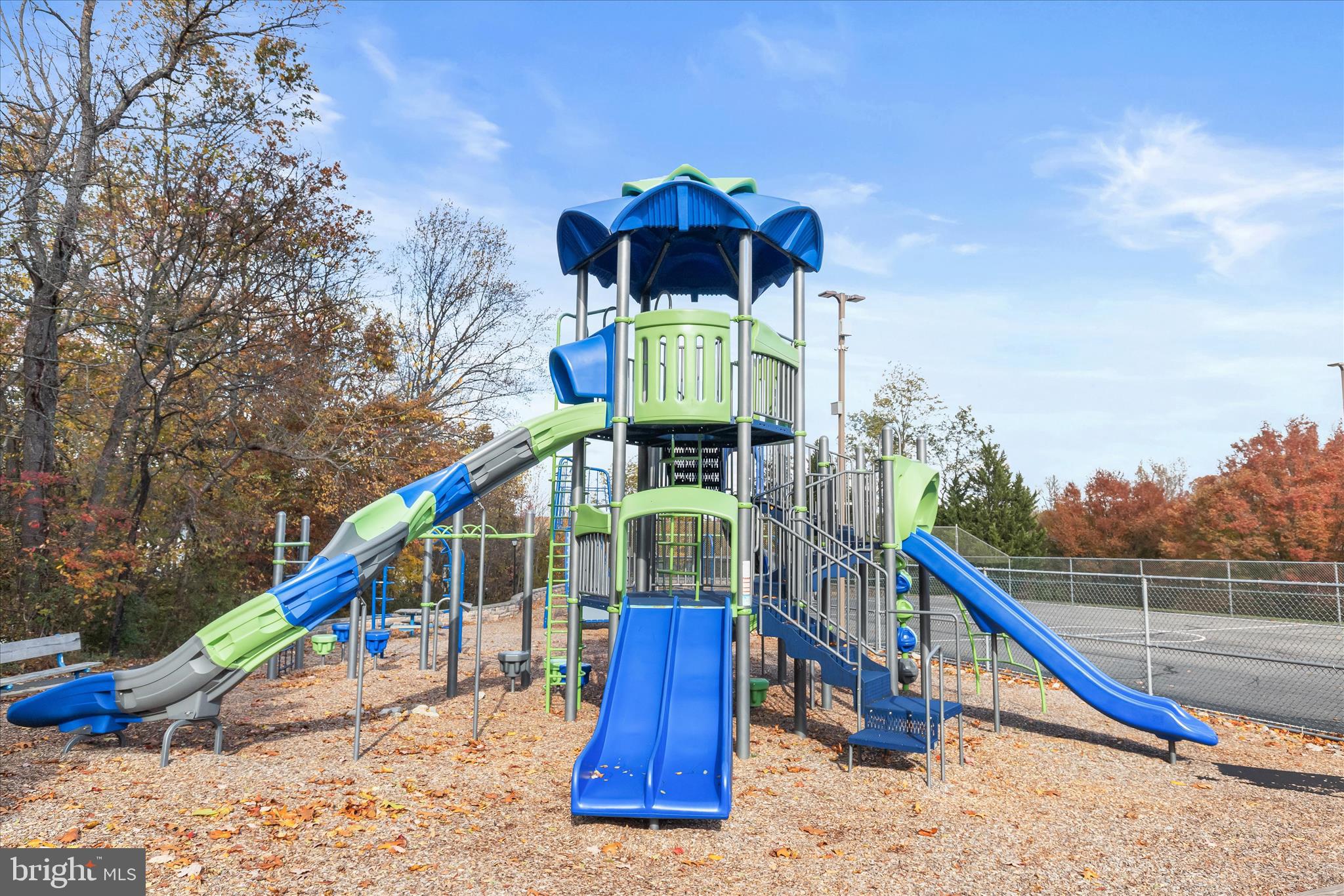 WINDSOR KNOLLS - Residential