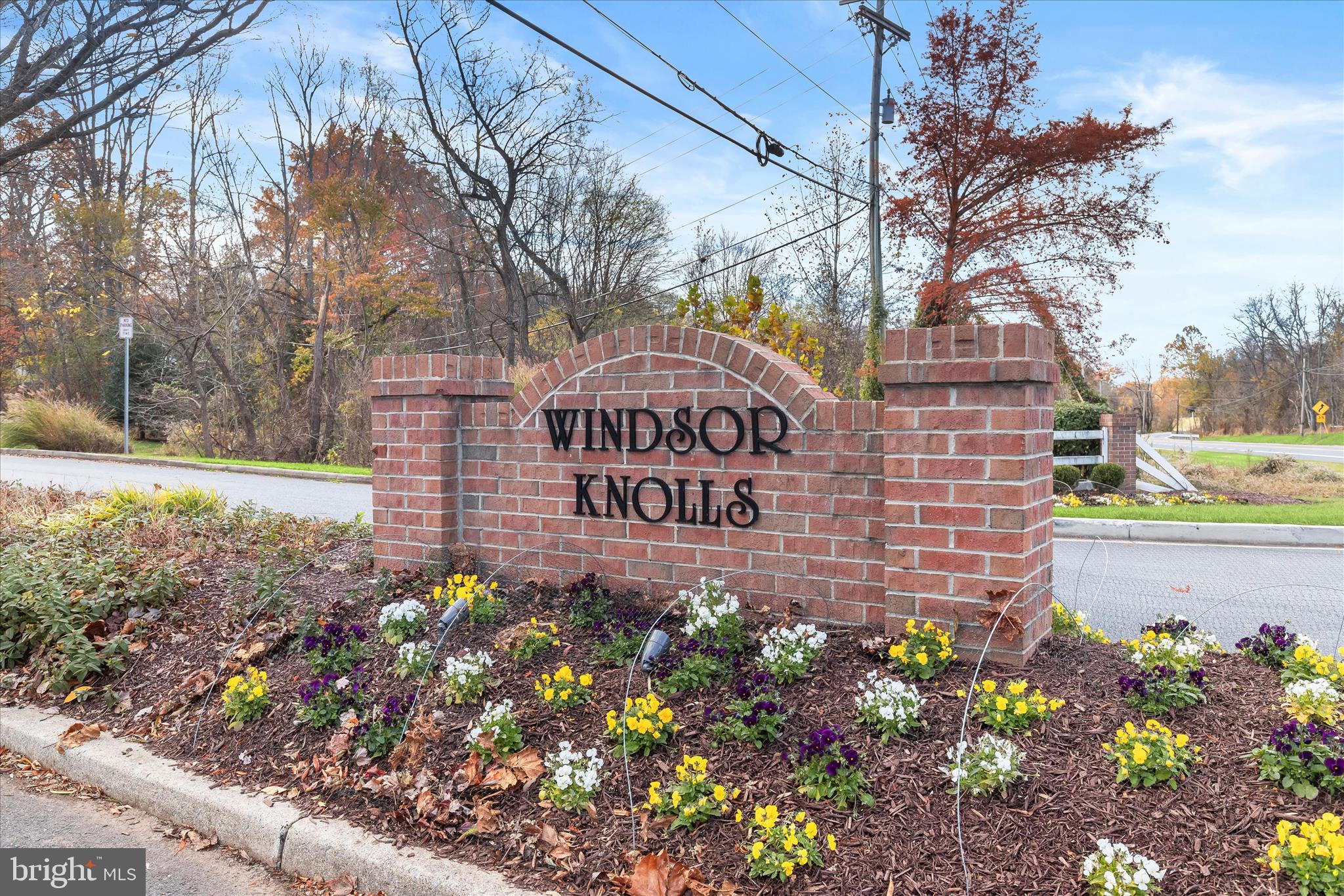 WINDSOR KNOLLS - Residential