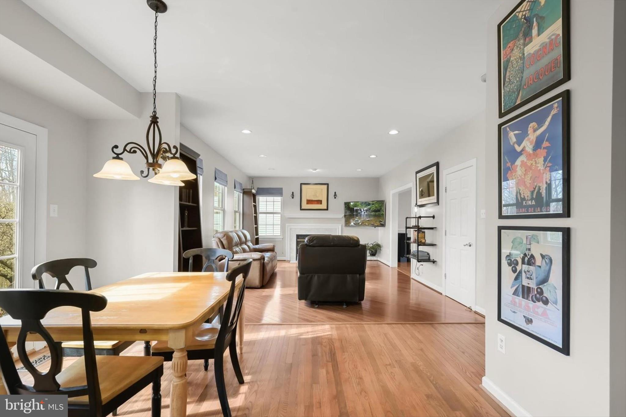 WINDSOR KNOLLS - Residential