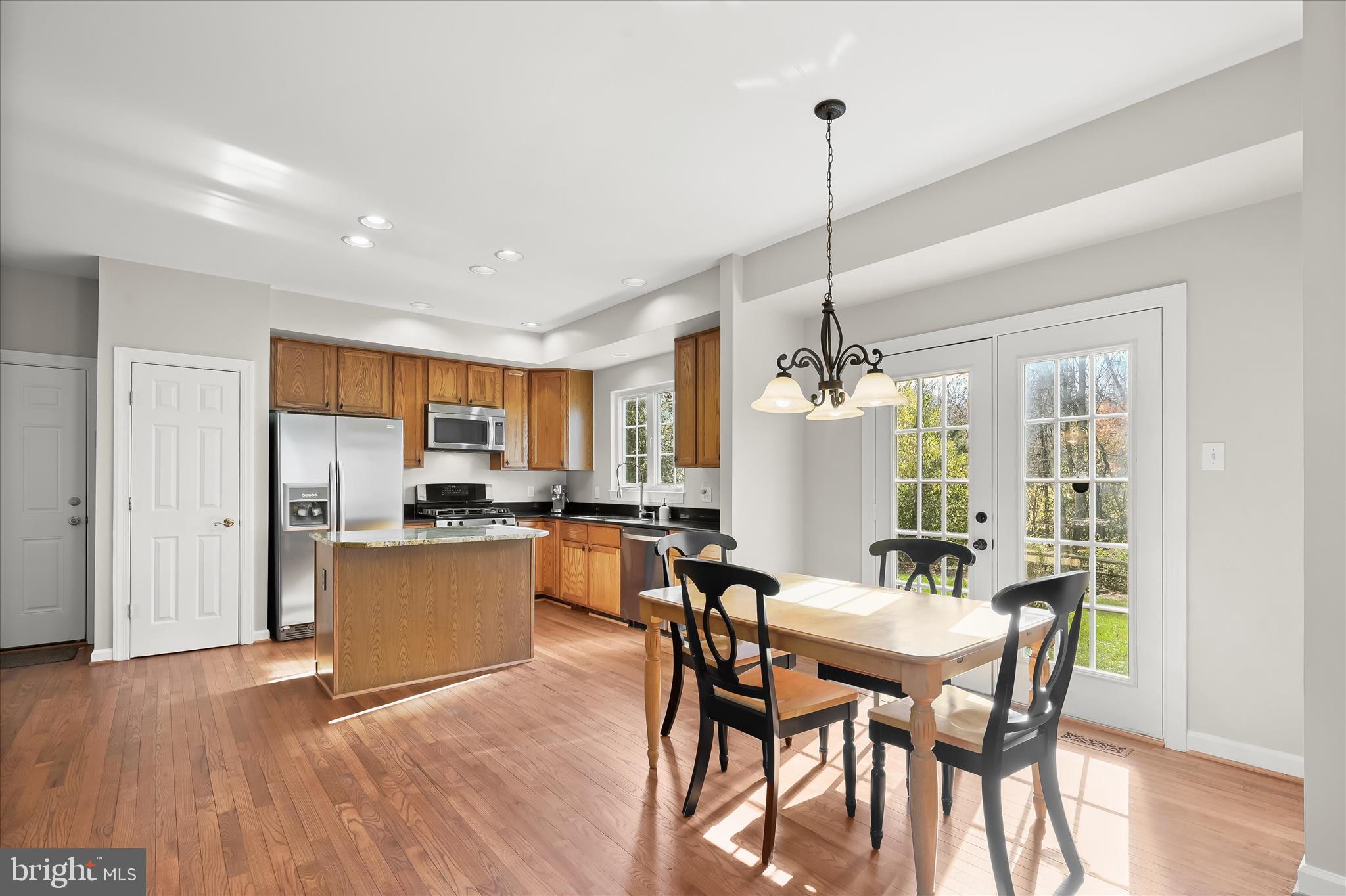 WINDSOR KNOLLS - Residential