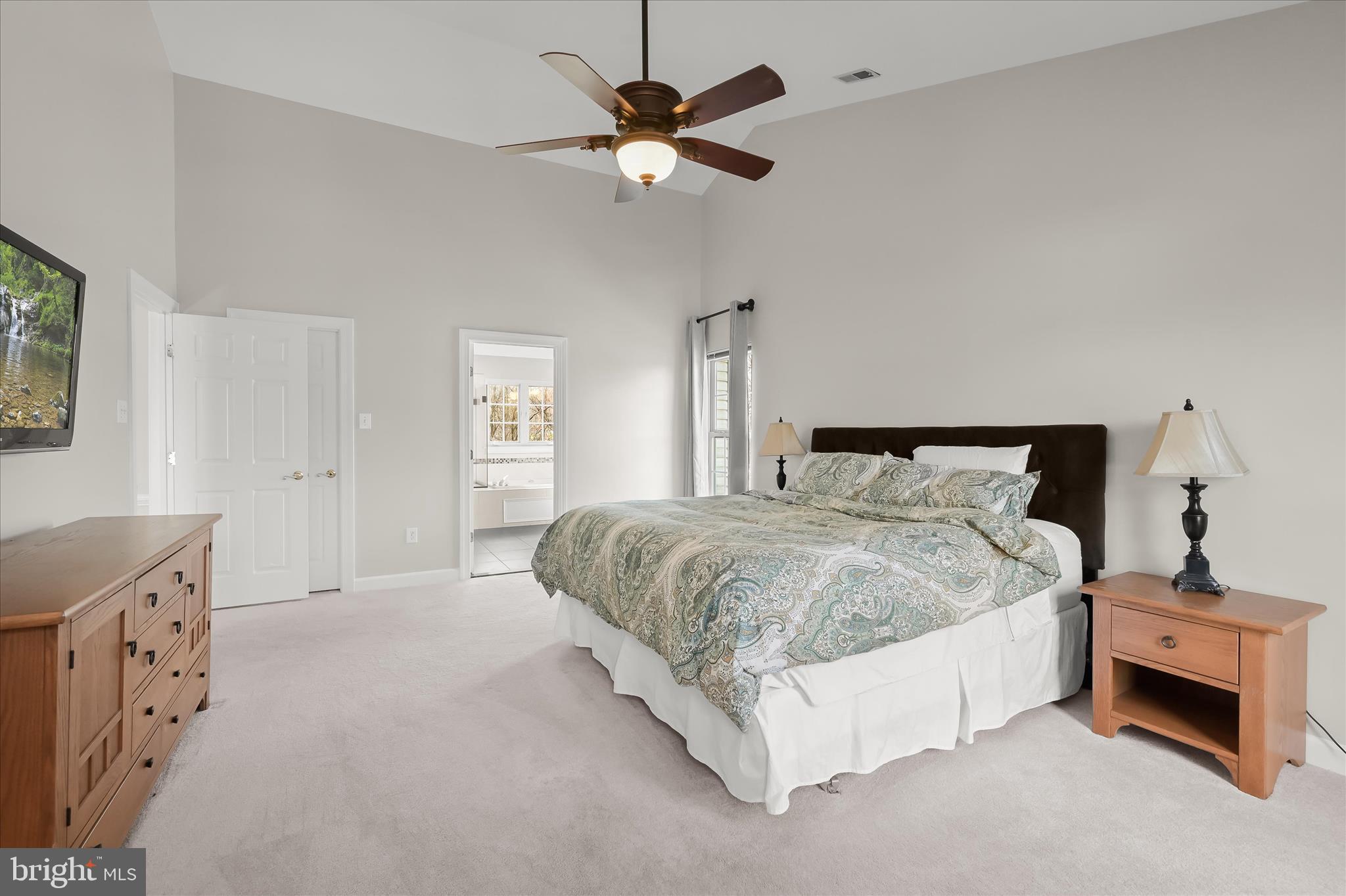 WINDSOR KNOLLS - Residential