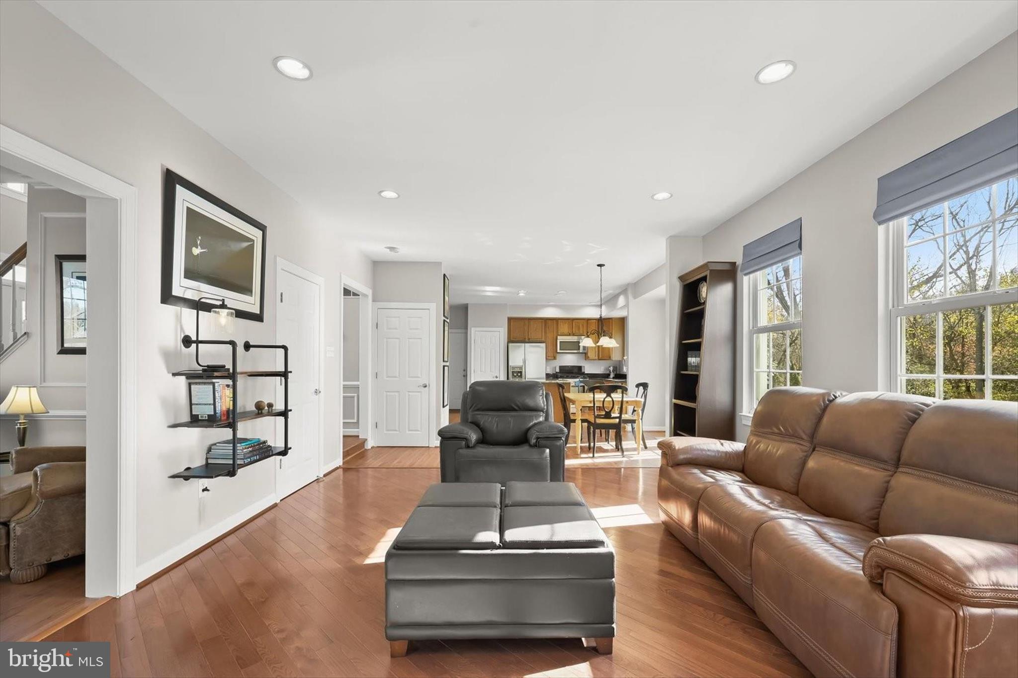 WINDSOR KNOLLS - Residential