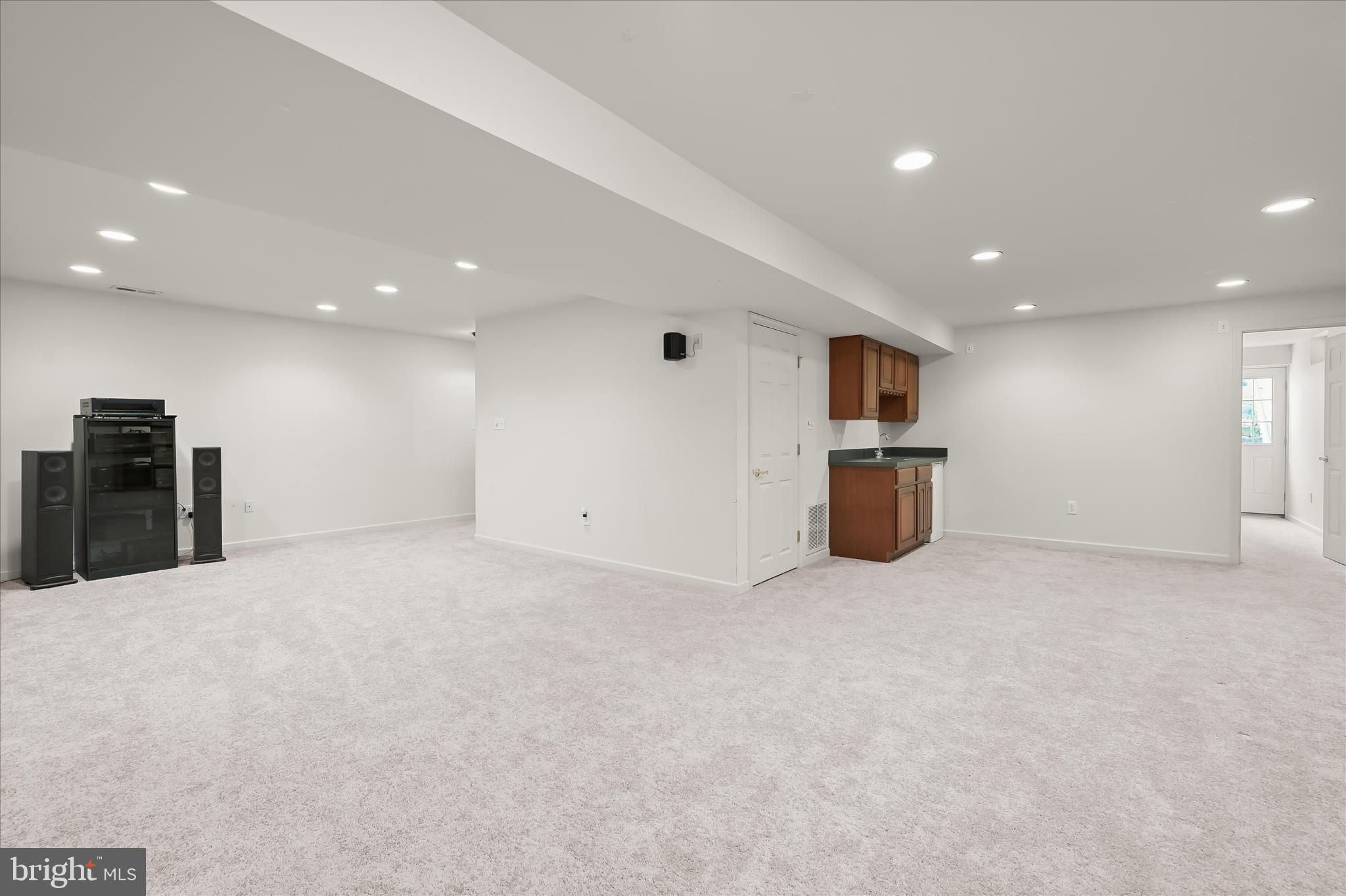 WINDSOR KNOLLS - Residential