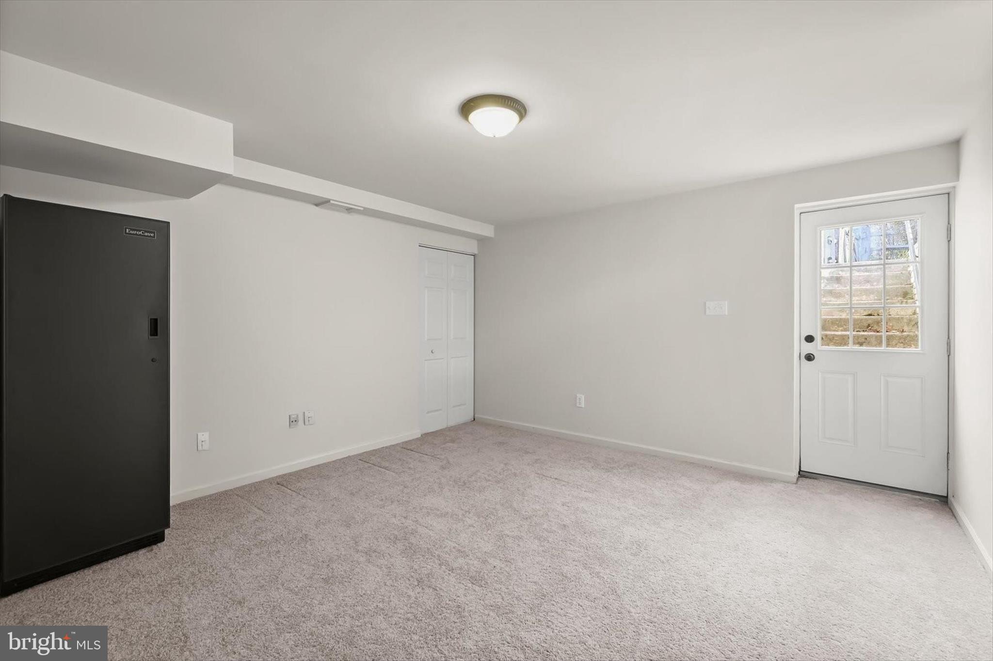 WINDSOR KNOLLS - Residential