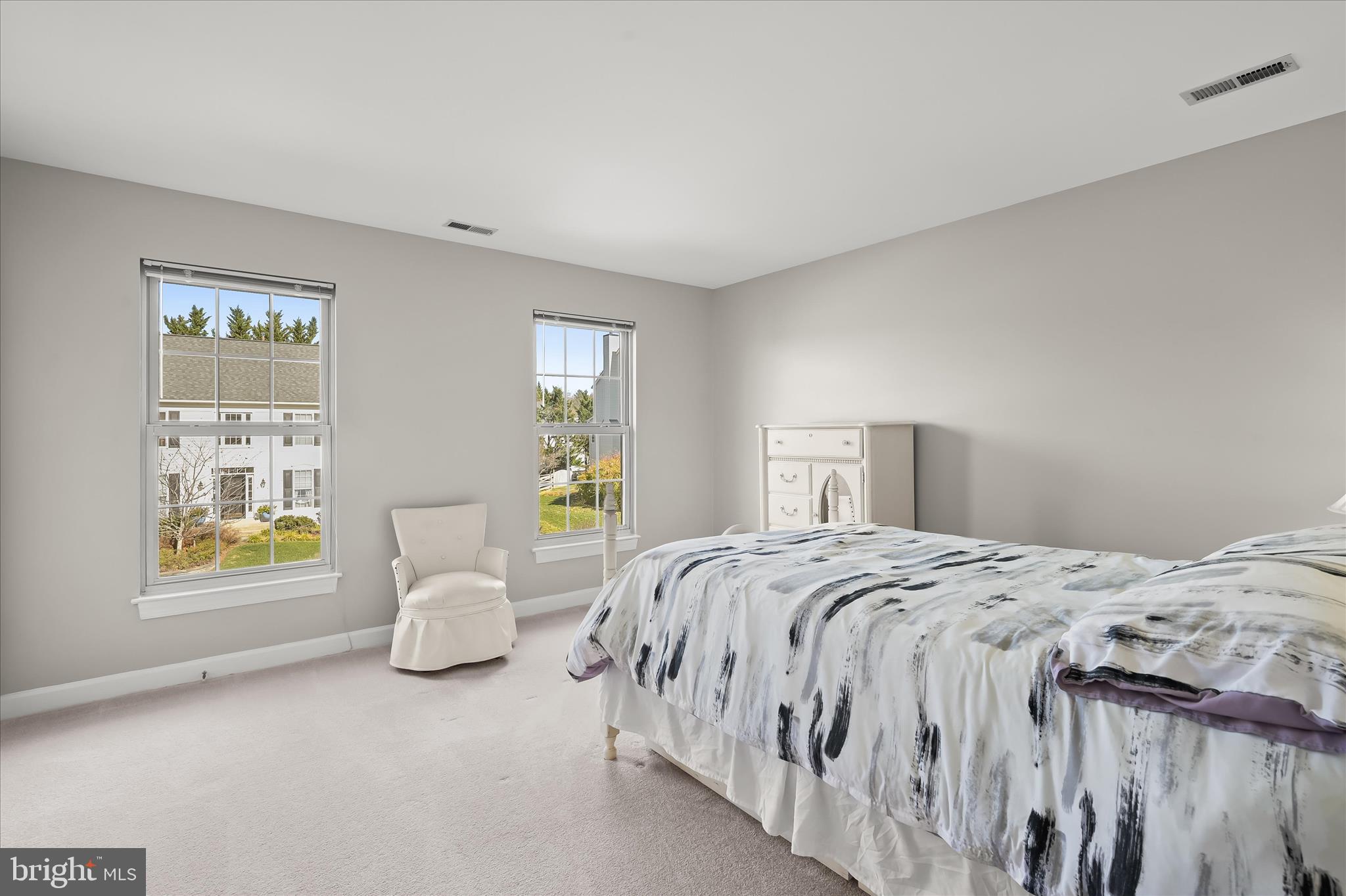 WINDSOR KNOLLS - Residential