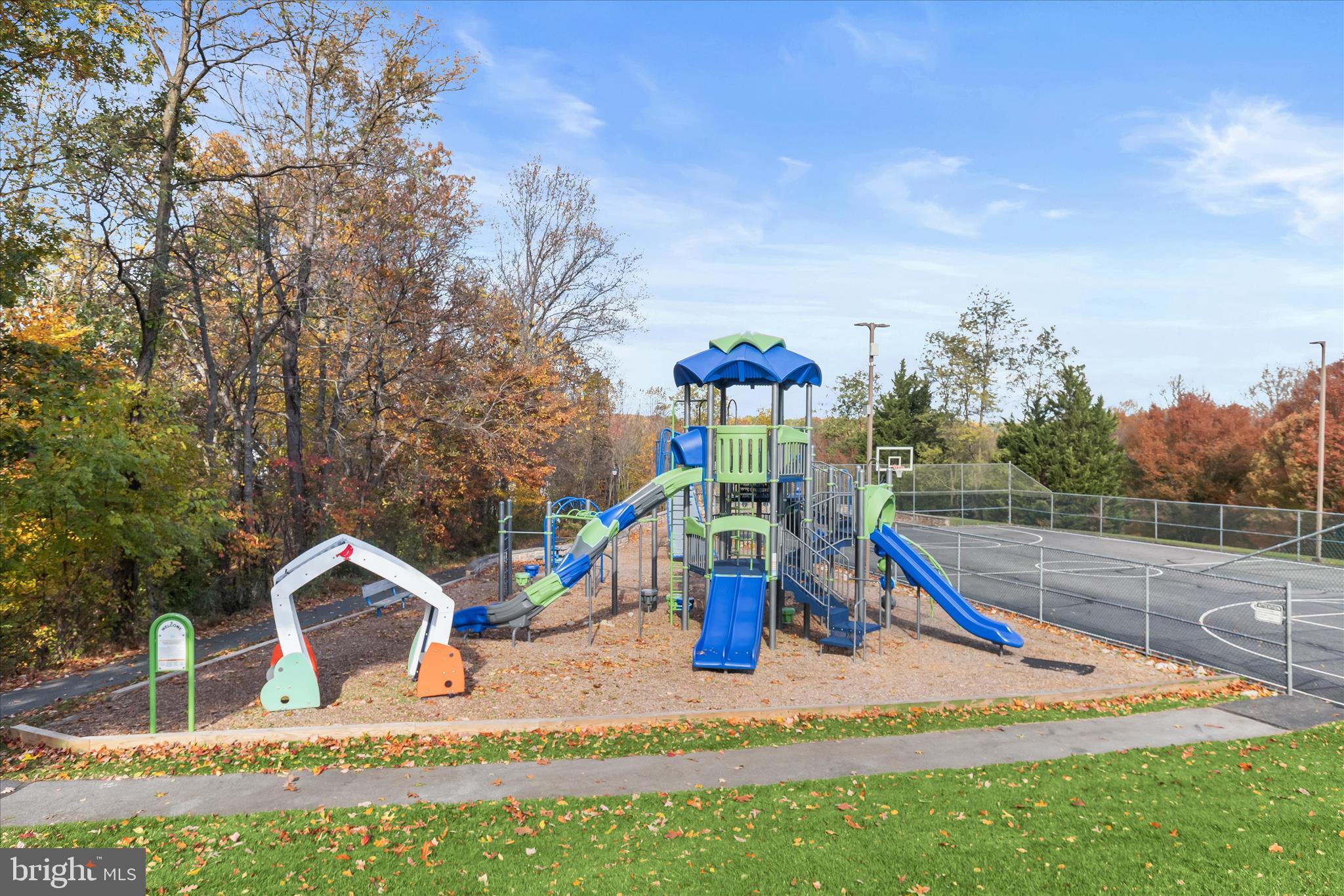 WINDSOR KNOLLS - Residential