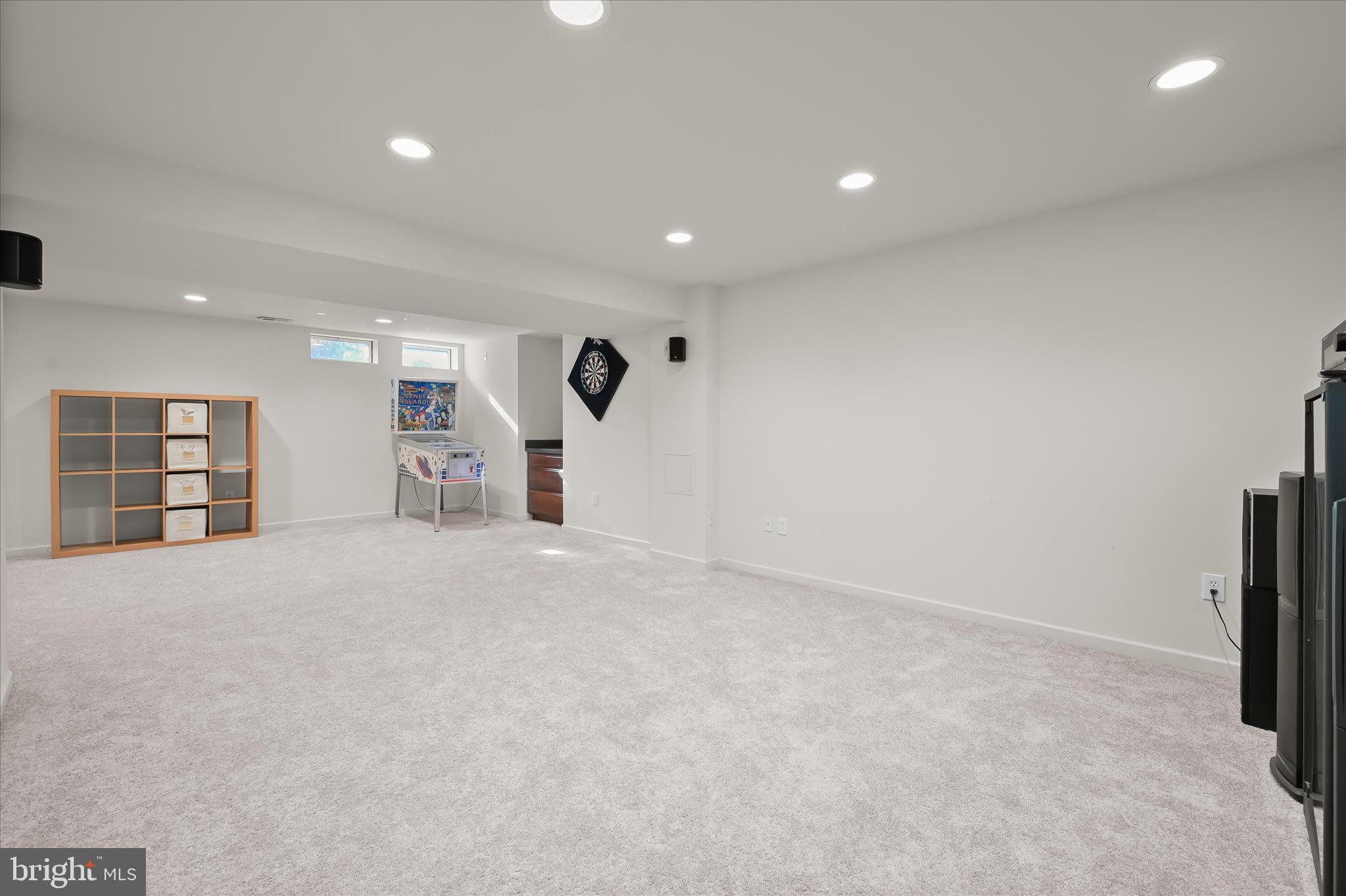 WINDSOR KNOLLS - Residential