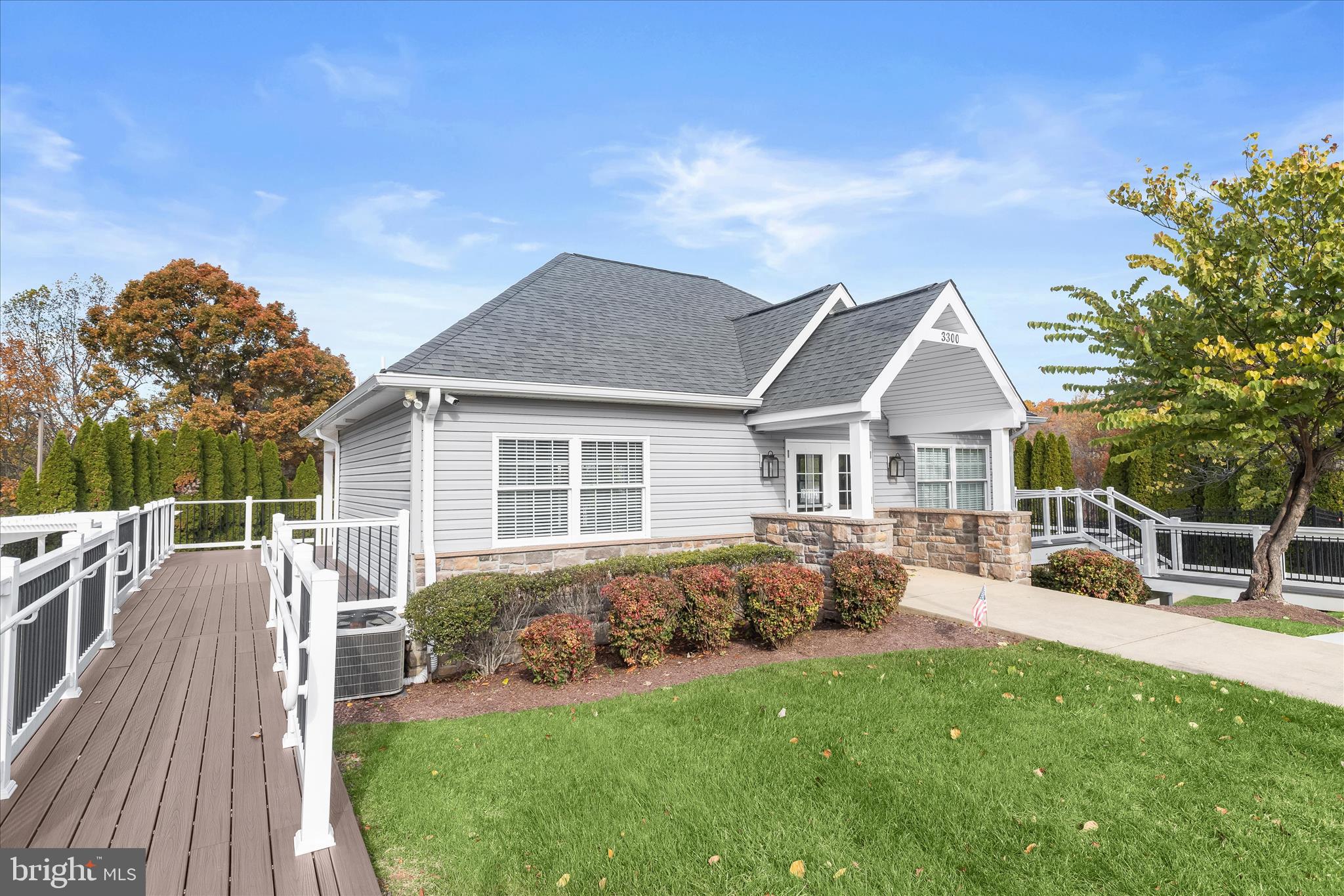 WINDSOR KNOLLS - Residential